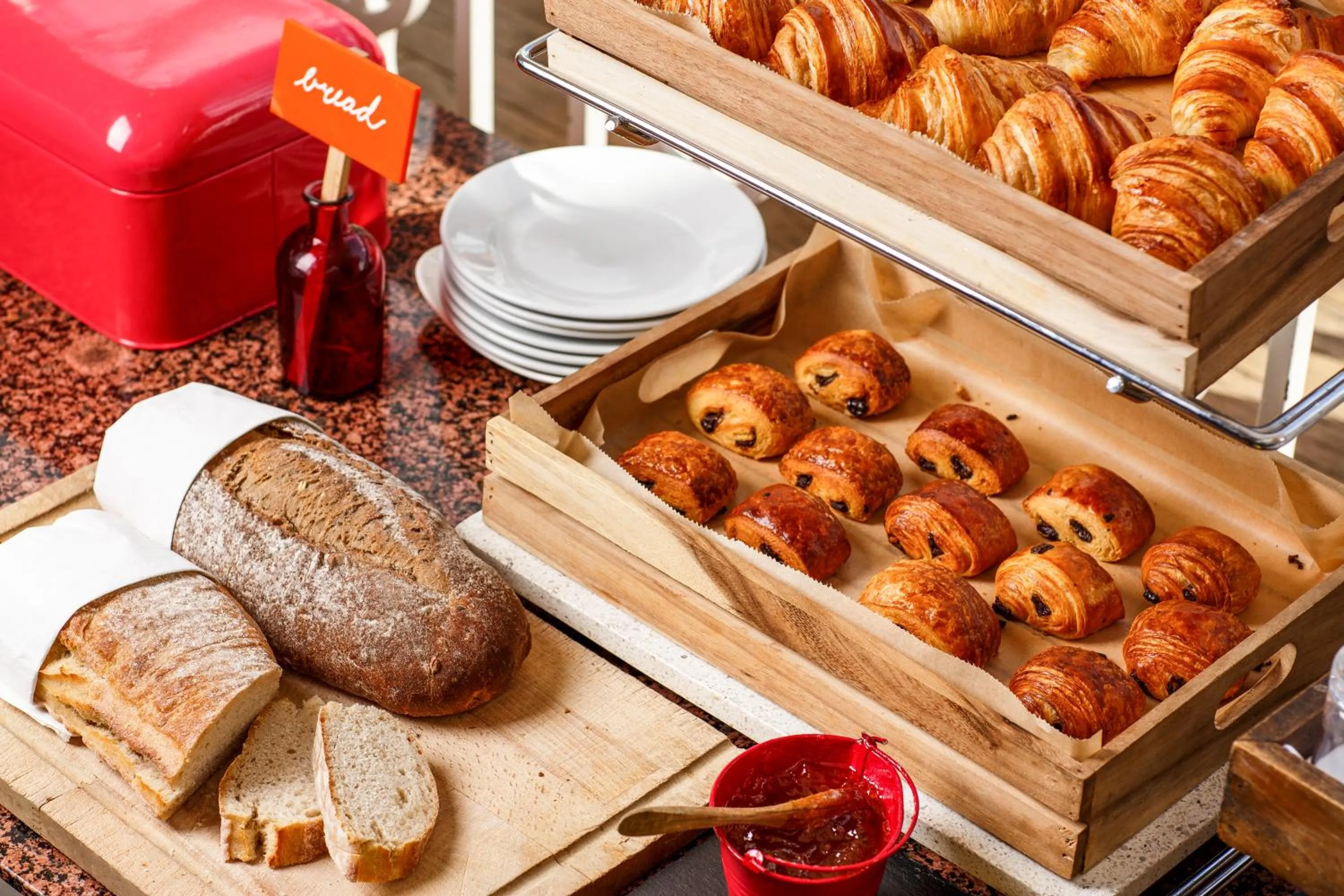 Breakfast in ibis Styles Puteaux Paris La Defense