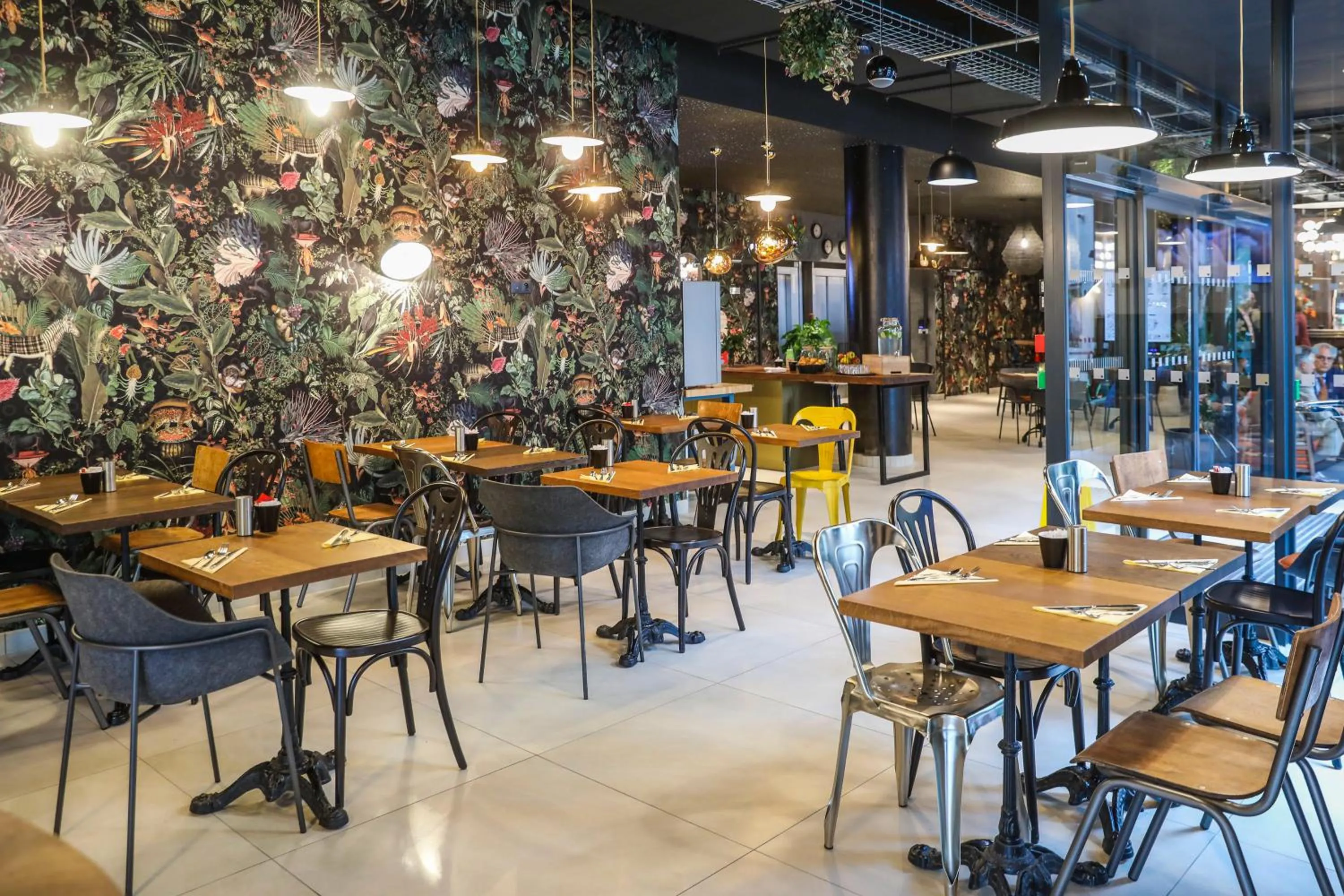 Patio in ibis Styles Puteaux Paris La Defense