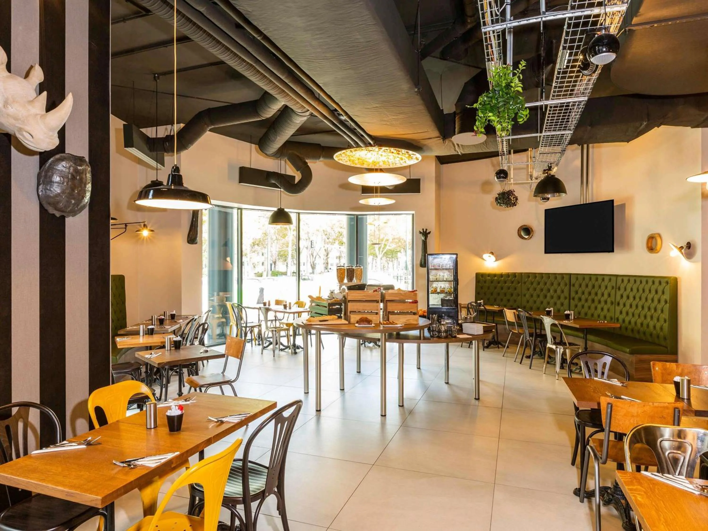 Breakfast in ibis Styles Puteaux Paris La Defense