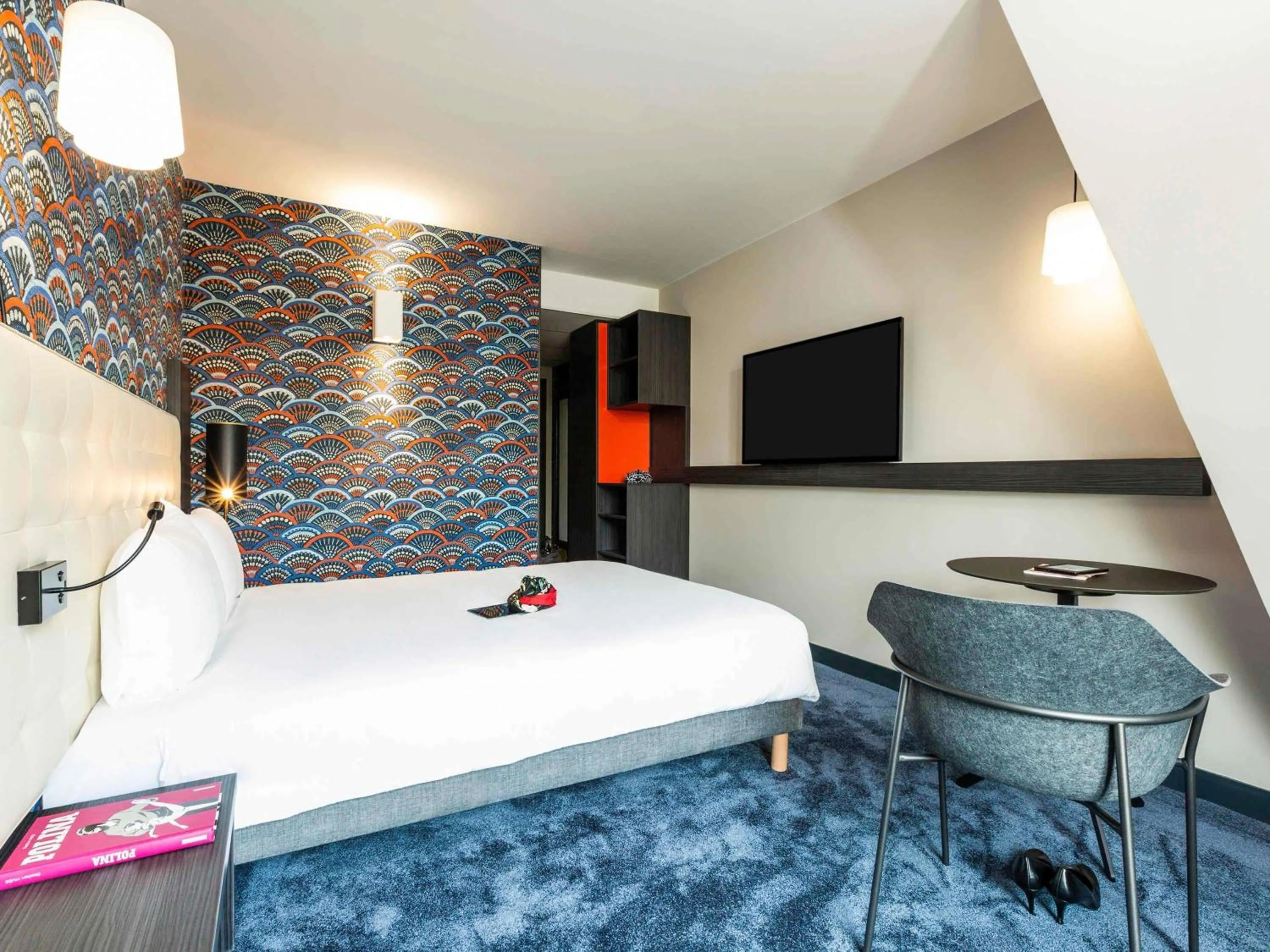 Bedroom, Bed in ibis Styles Puteaux Paris La Defense