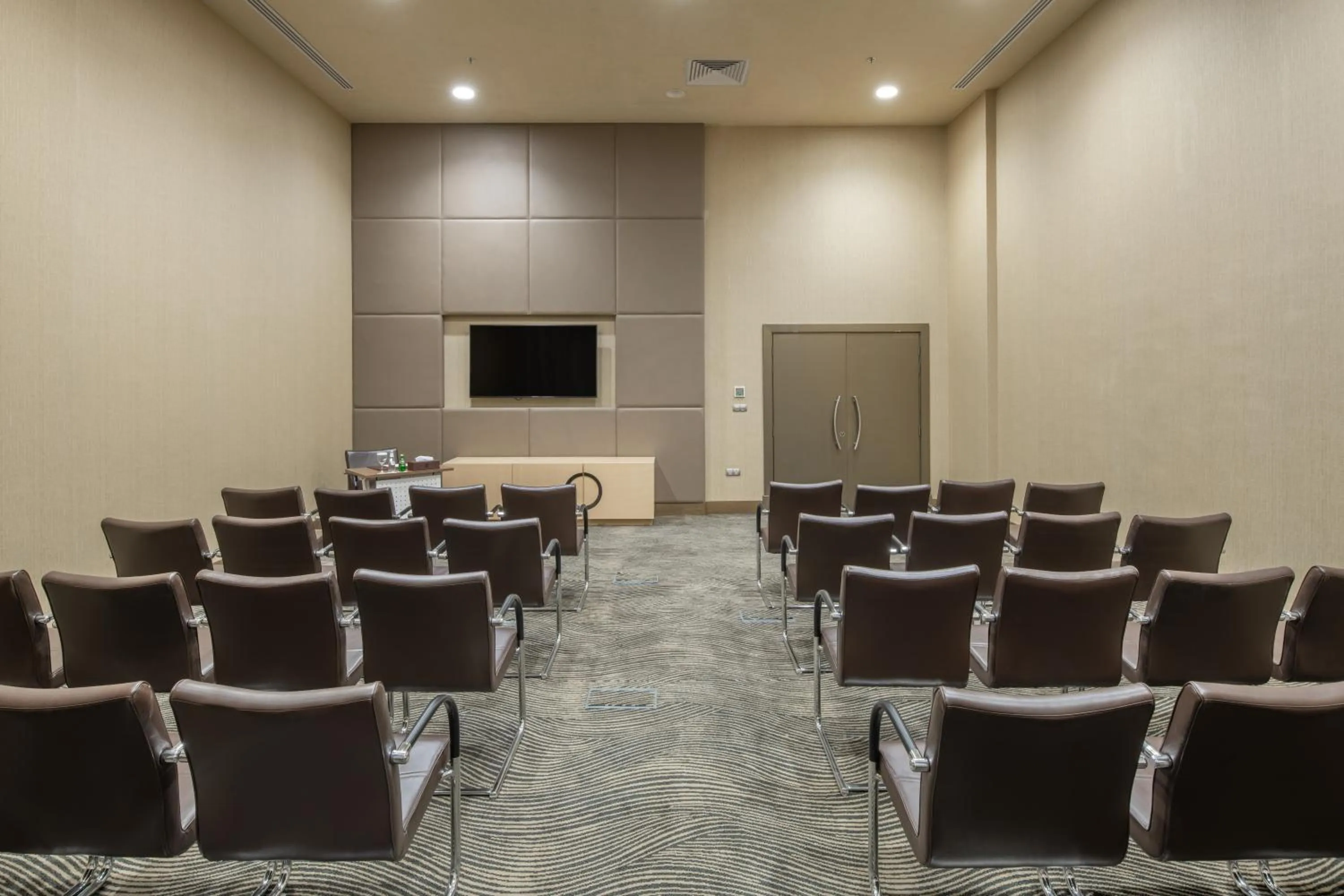 Meeting/conference room in Copthorne Makkah Al Naseem