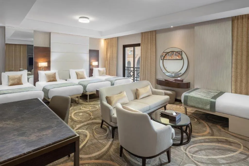 Living room, Bed in Copthorne Makkah Al Naseem