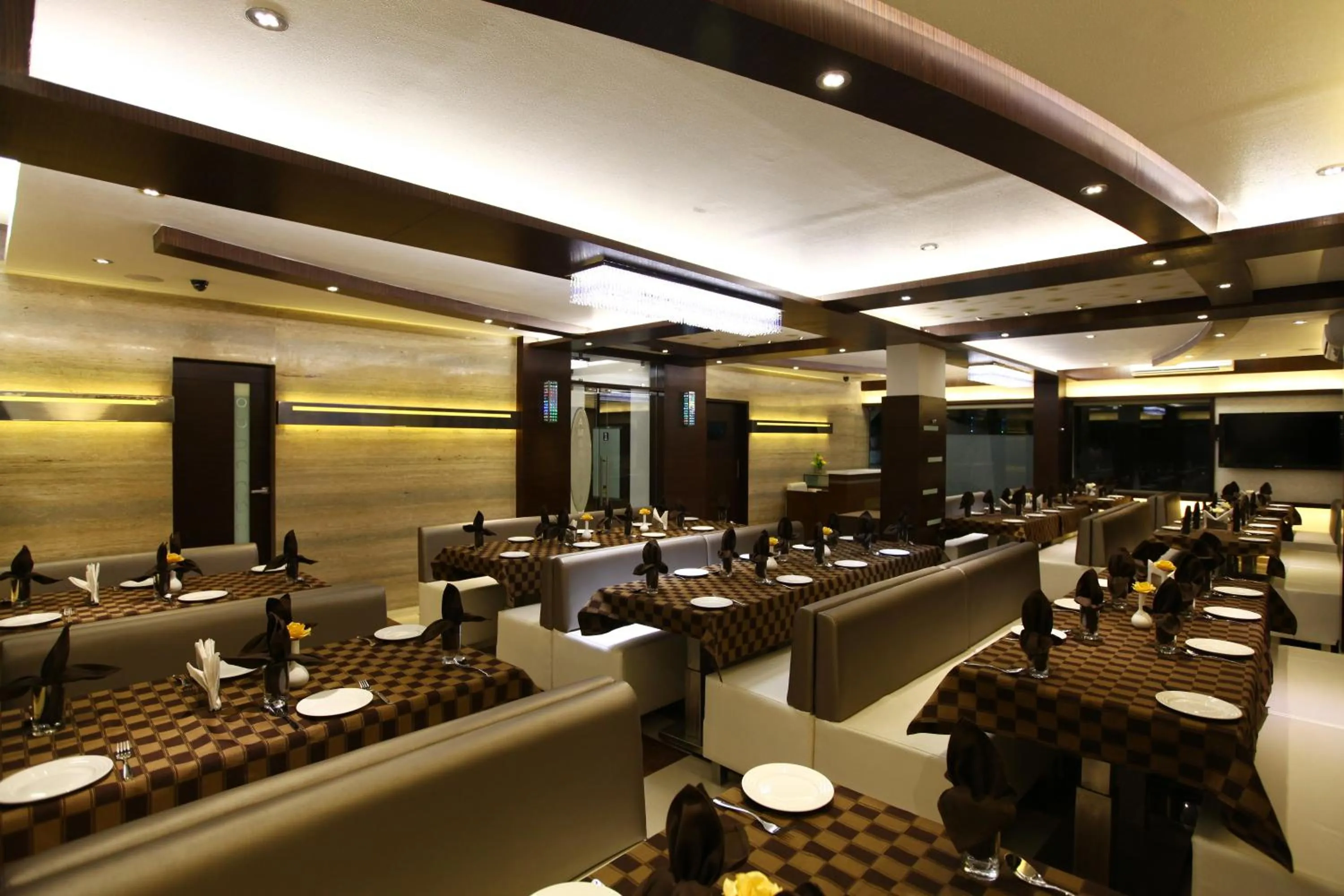 Restaurant/places to eat in Atithi The Hotel