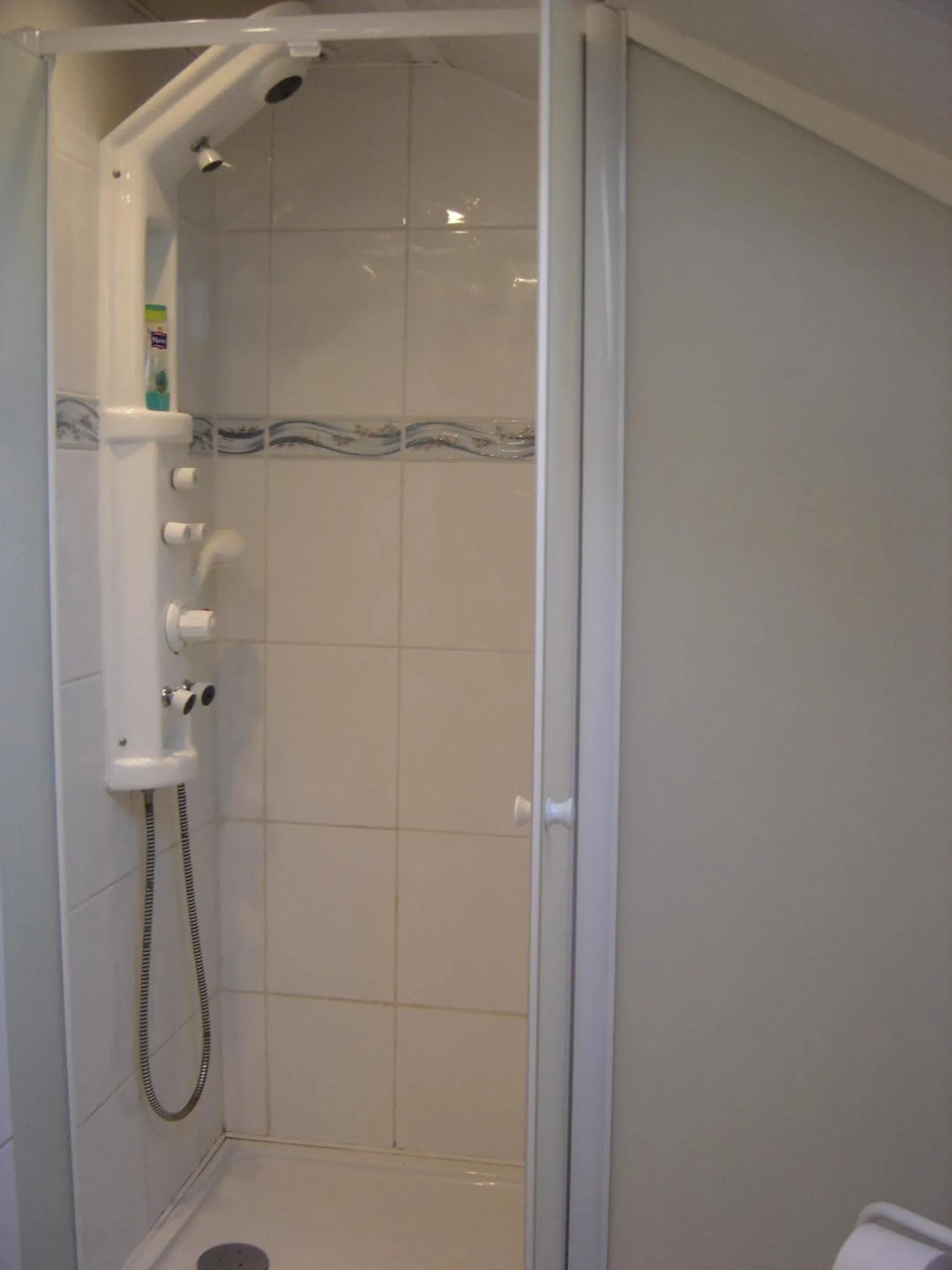 Shower in Les Aubretias