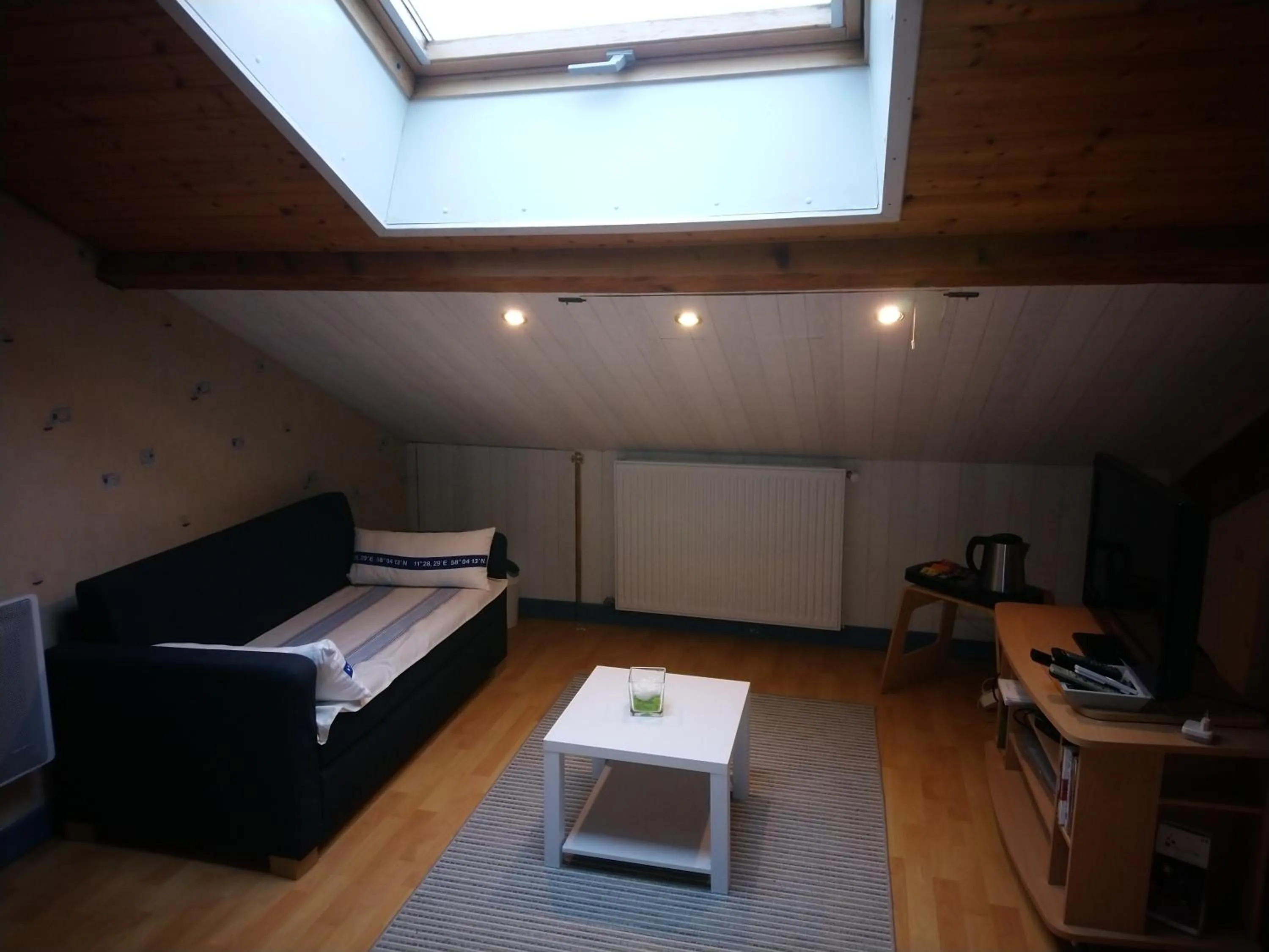 TV and multimedia, Bed in Les Aubretias