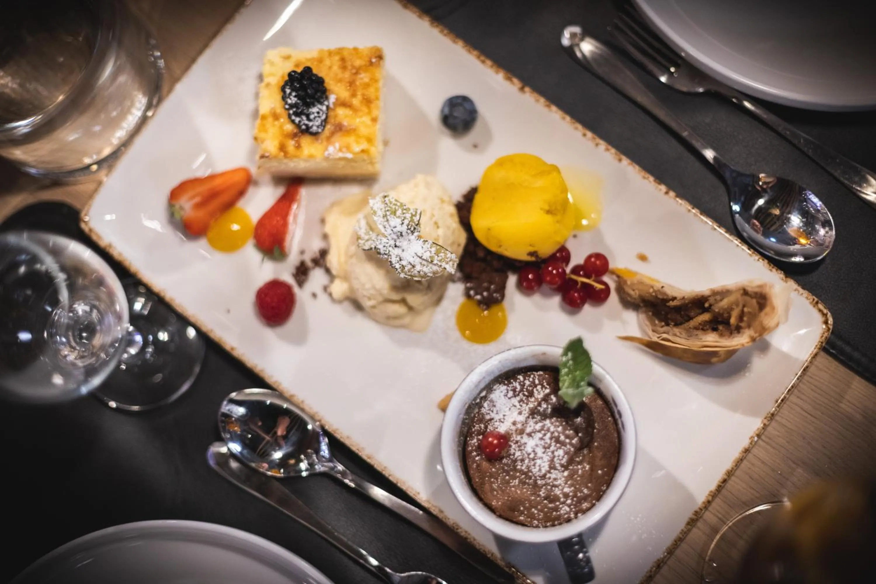 Restaurant/places to eat in Mountain Hotel Luis