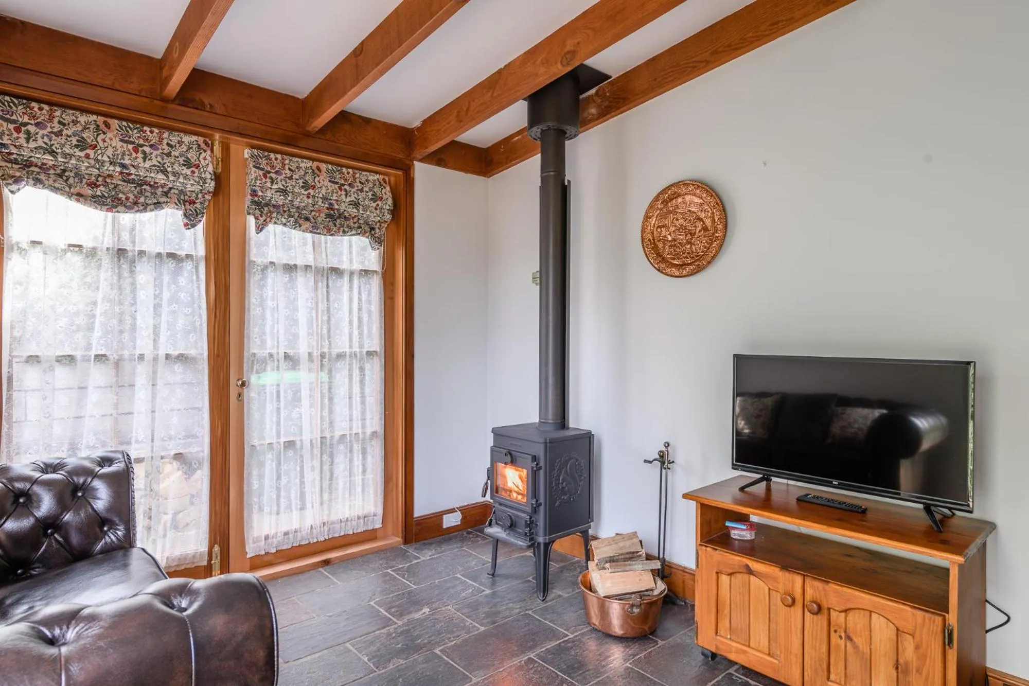 BRIDGE COTTAGES Sargeants & Armoury Cottages 1823 - HISTORY & CHARM