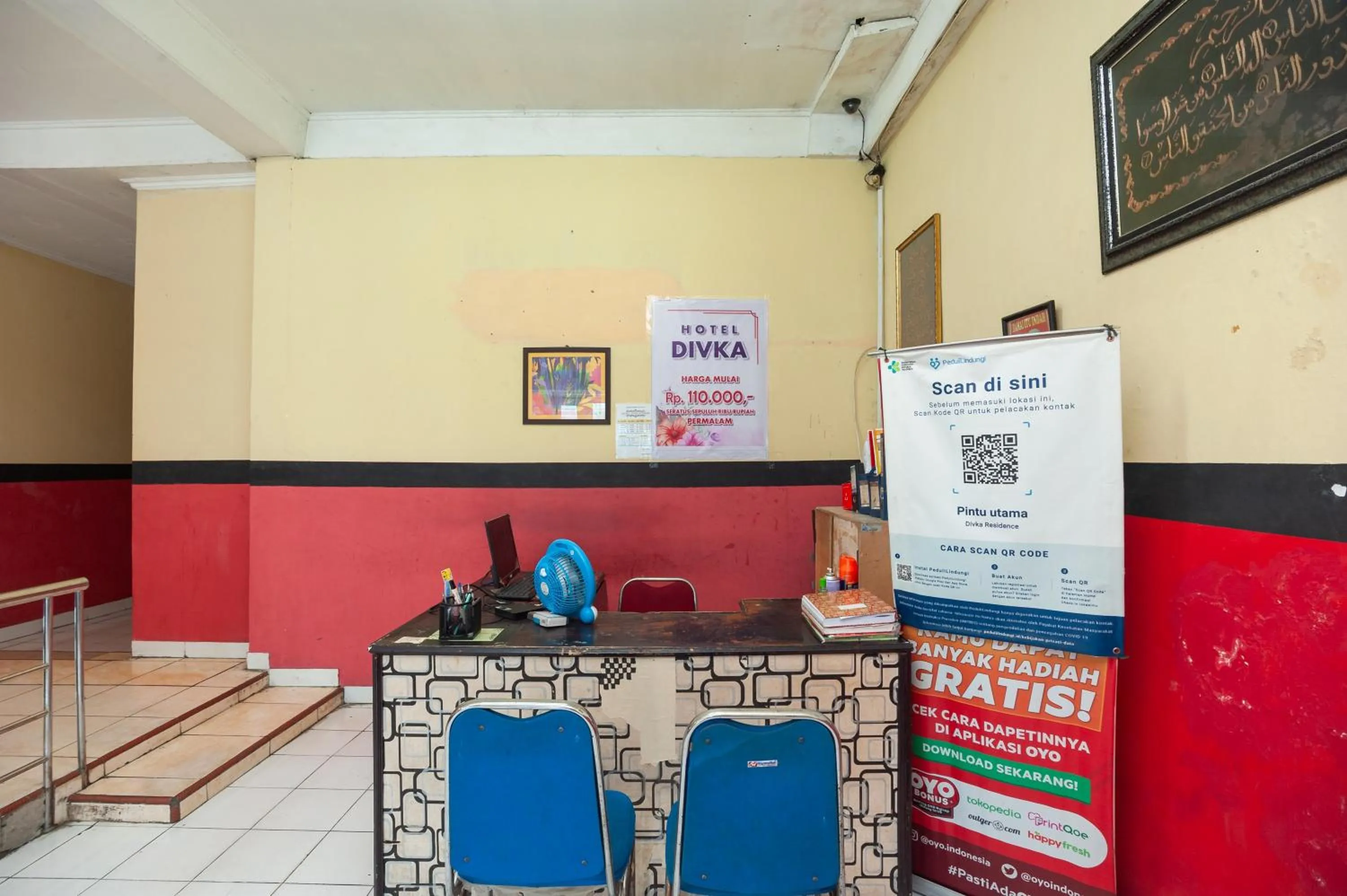 Lobby or reception in RedDoorz Syariah at Antasari Lampung 3