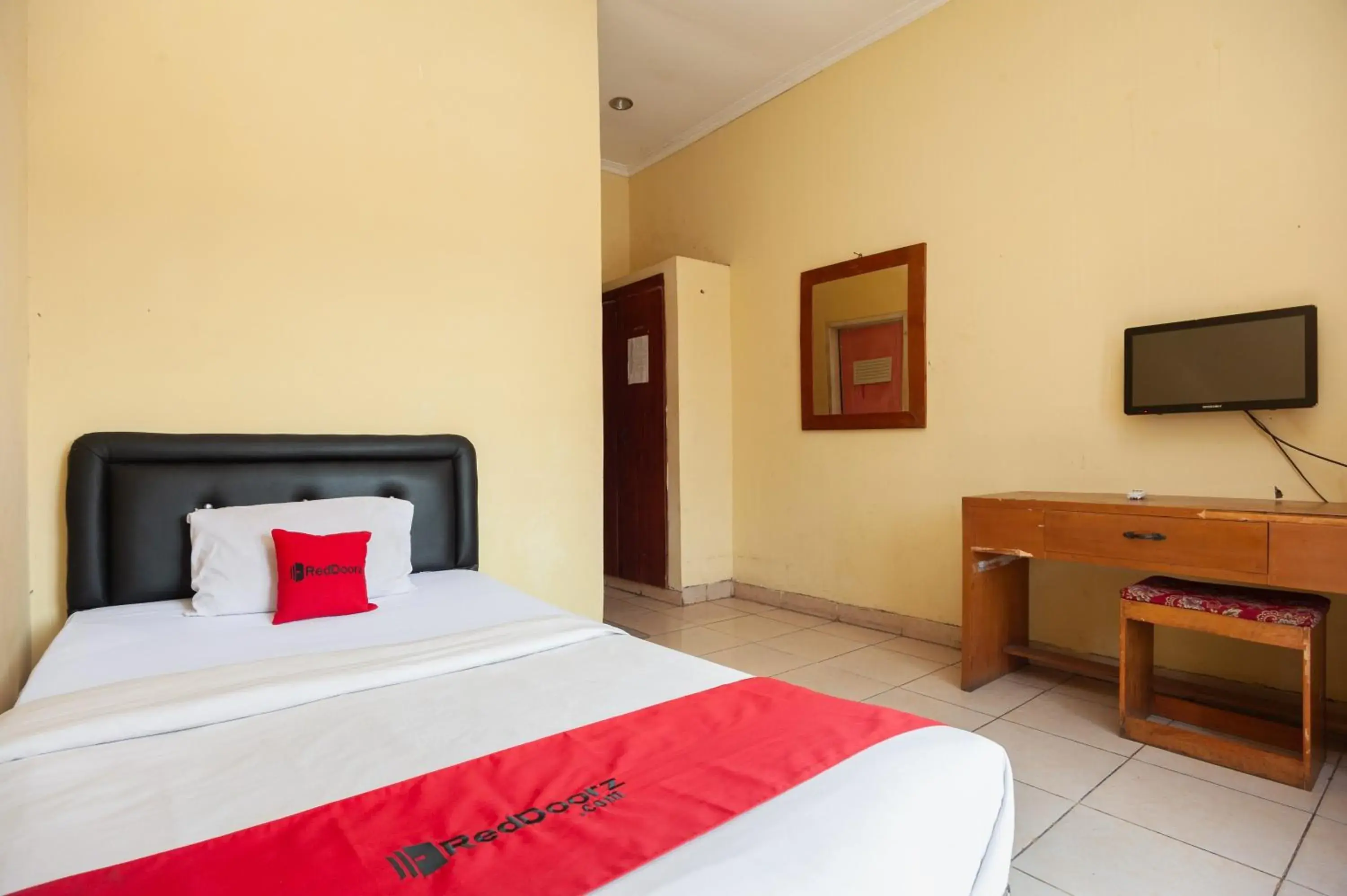 Standard Single Room in Hotel O Bandar Lampung Near Teropong Kota Bukit Cindy Formerly Divka Residence Standard Single Room in Hotel O Bandar Lampung Near Teropong Kota Bukit Cindy Formerly Divka Residence