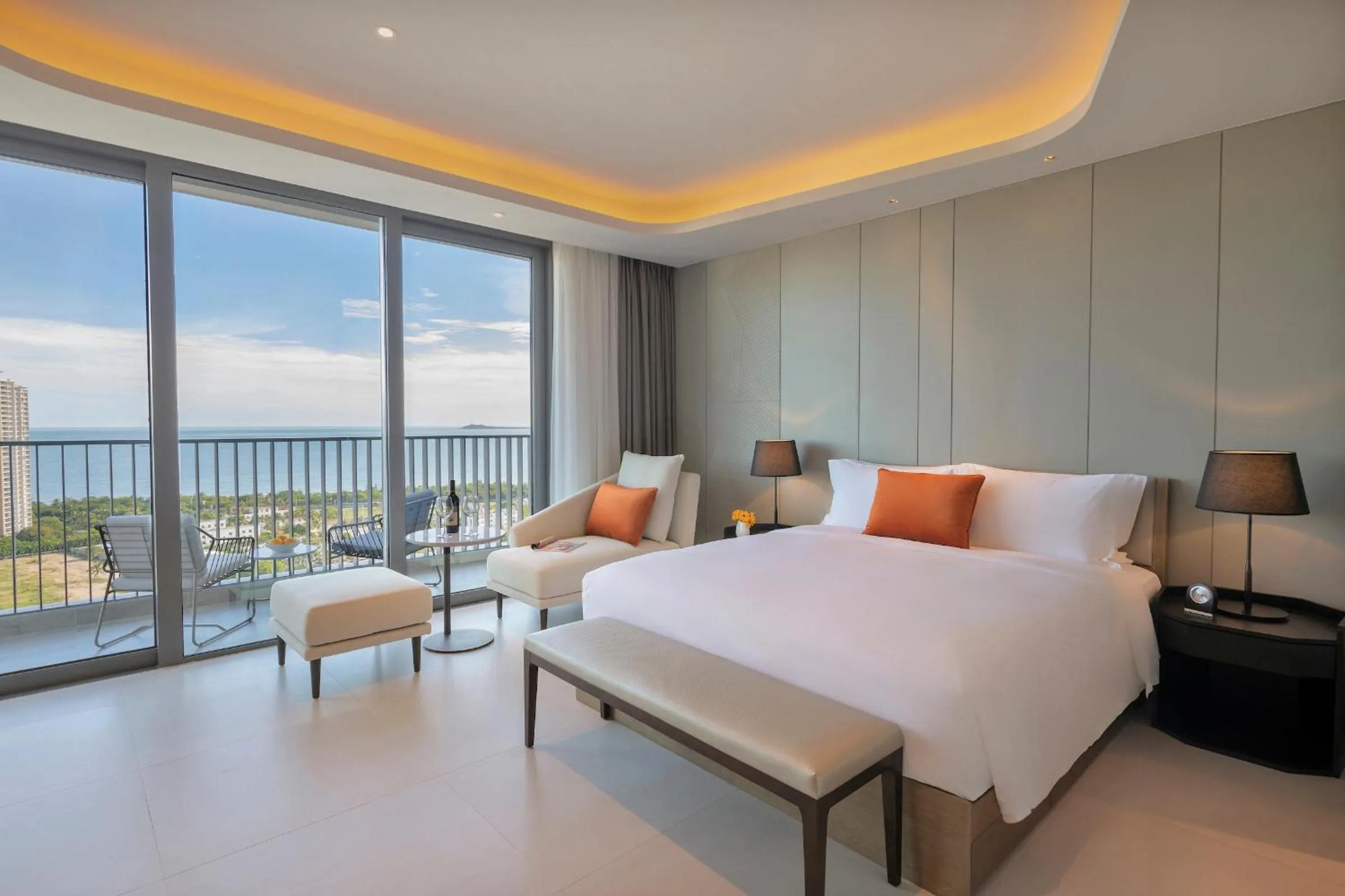 Sea view, Bed in Oakwood Apartments Sanya