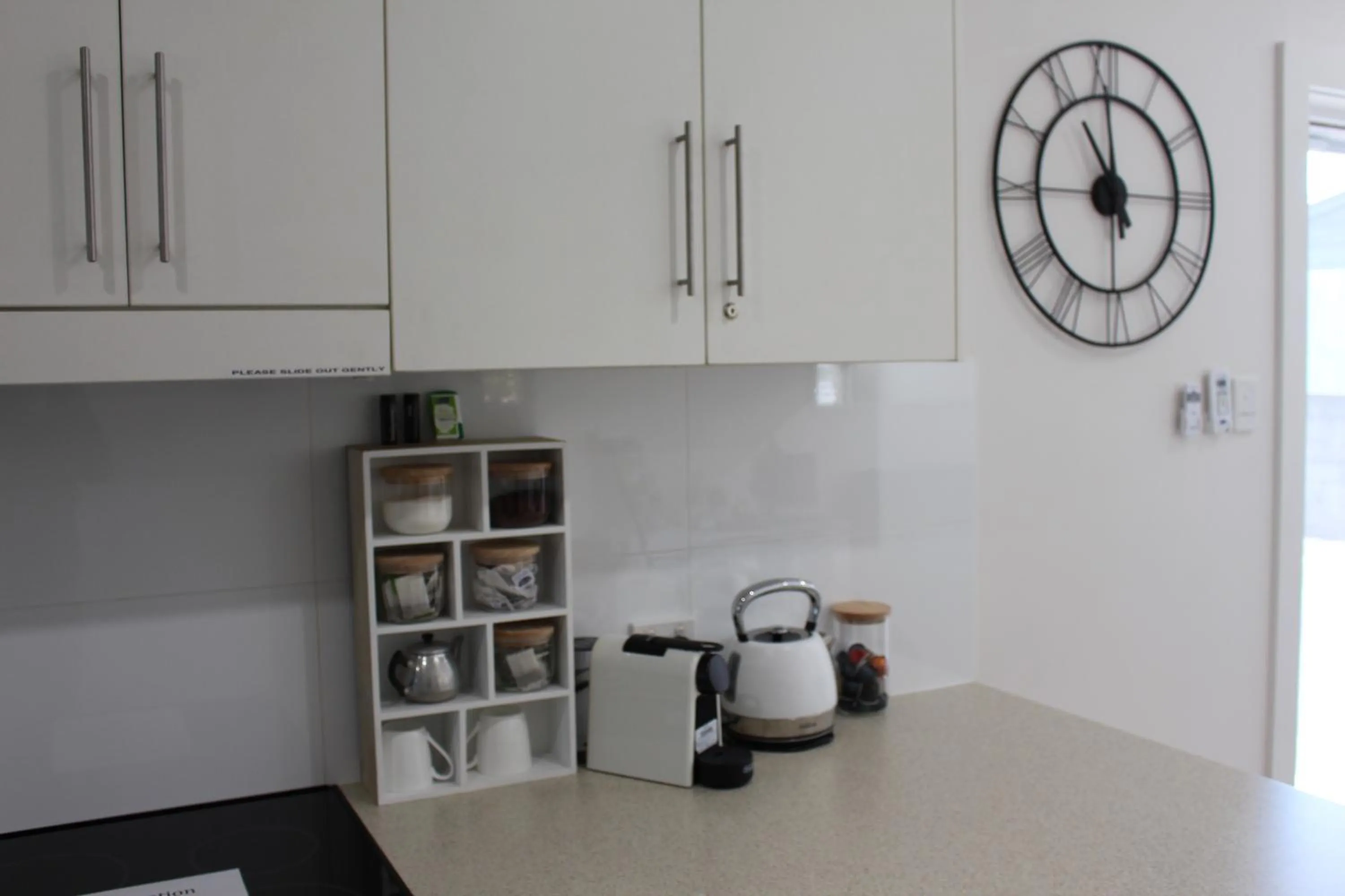 Coffee/tea facilities in Annie's Apartment