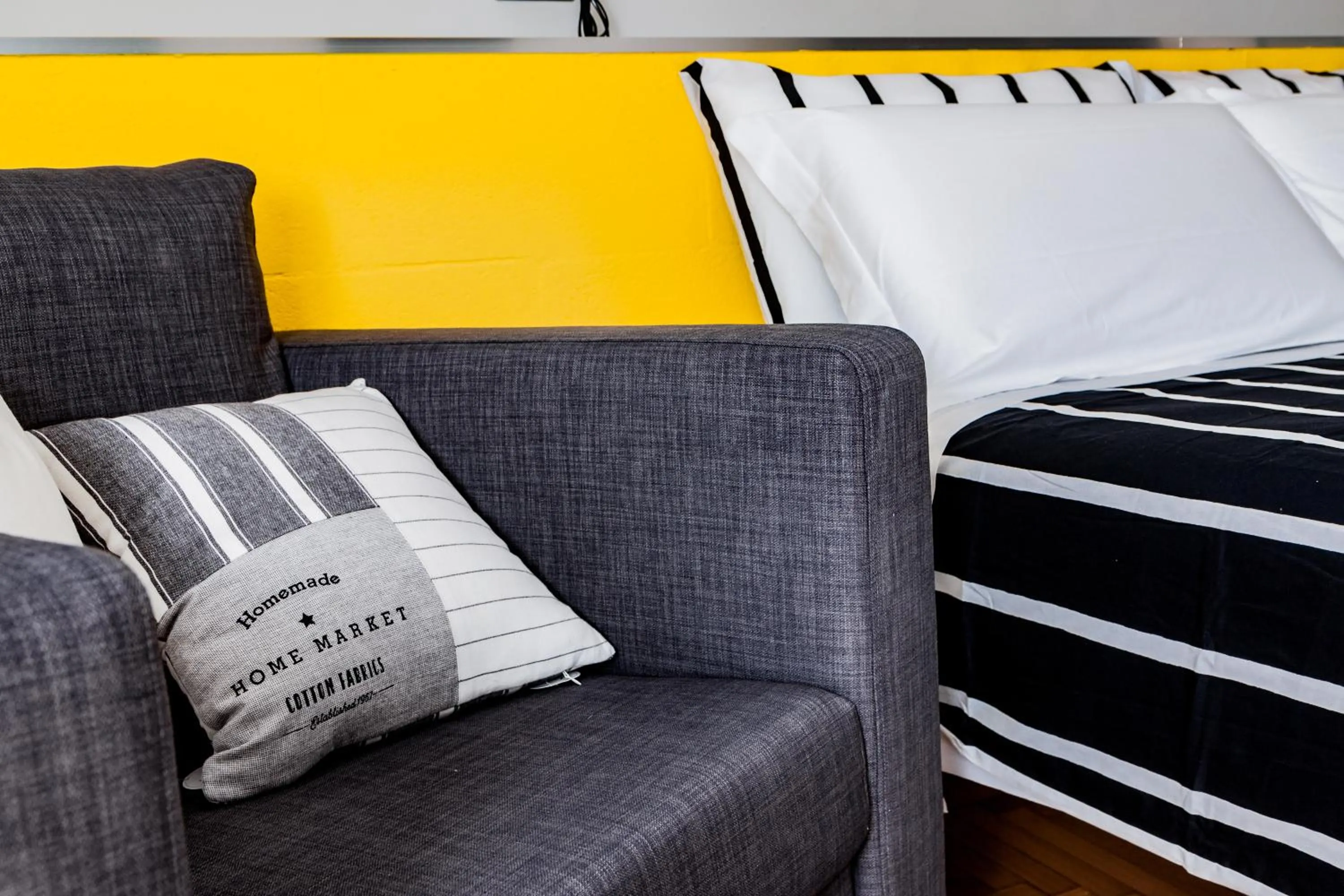 Living room, Bed in TRAVEL STATION Bedandbreakfast