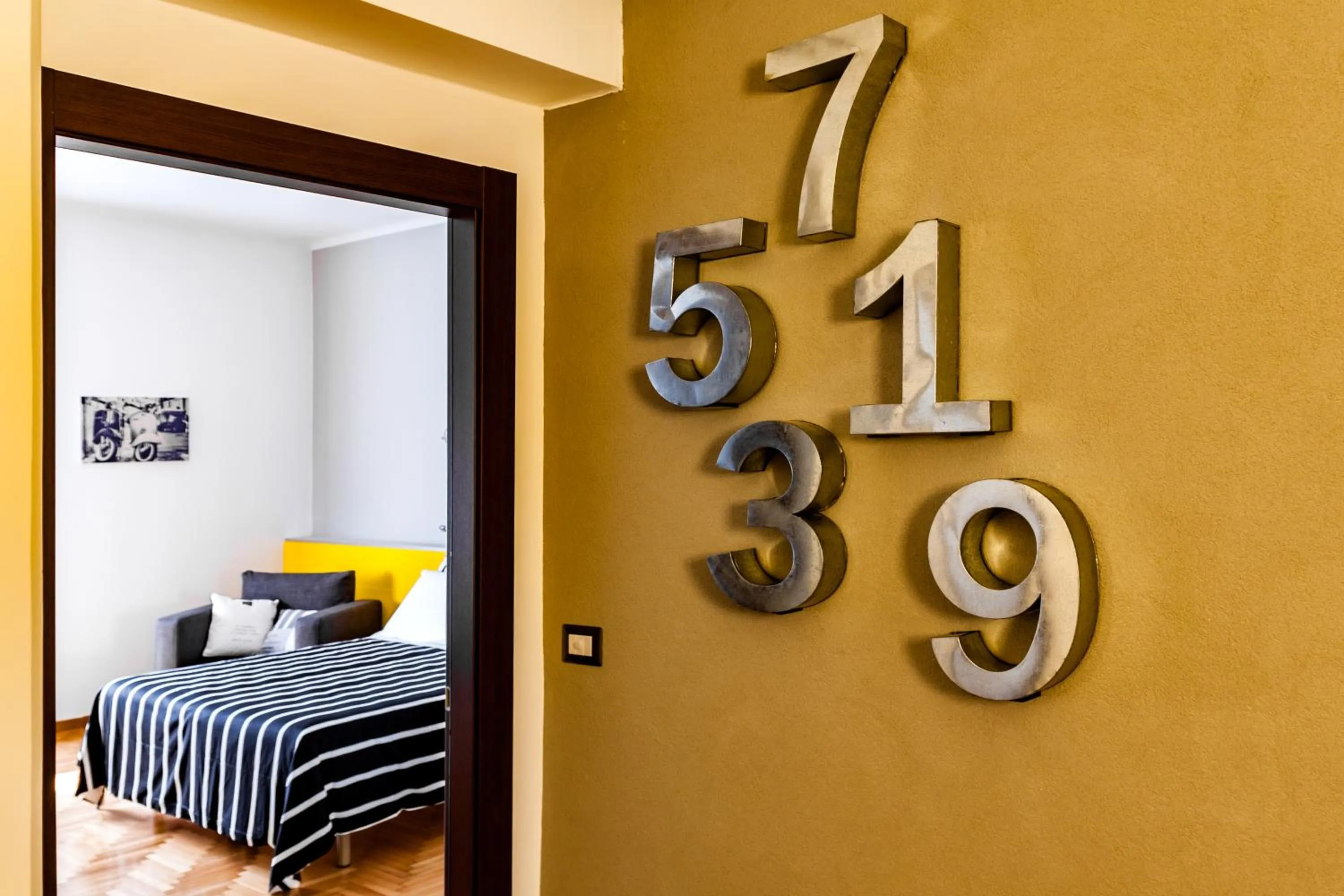 Decorative detail, Bed in TRAVEL STATION Bedandbreakfast