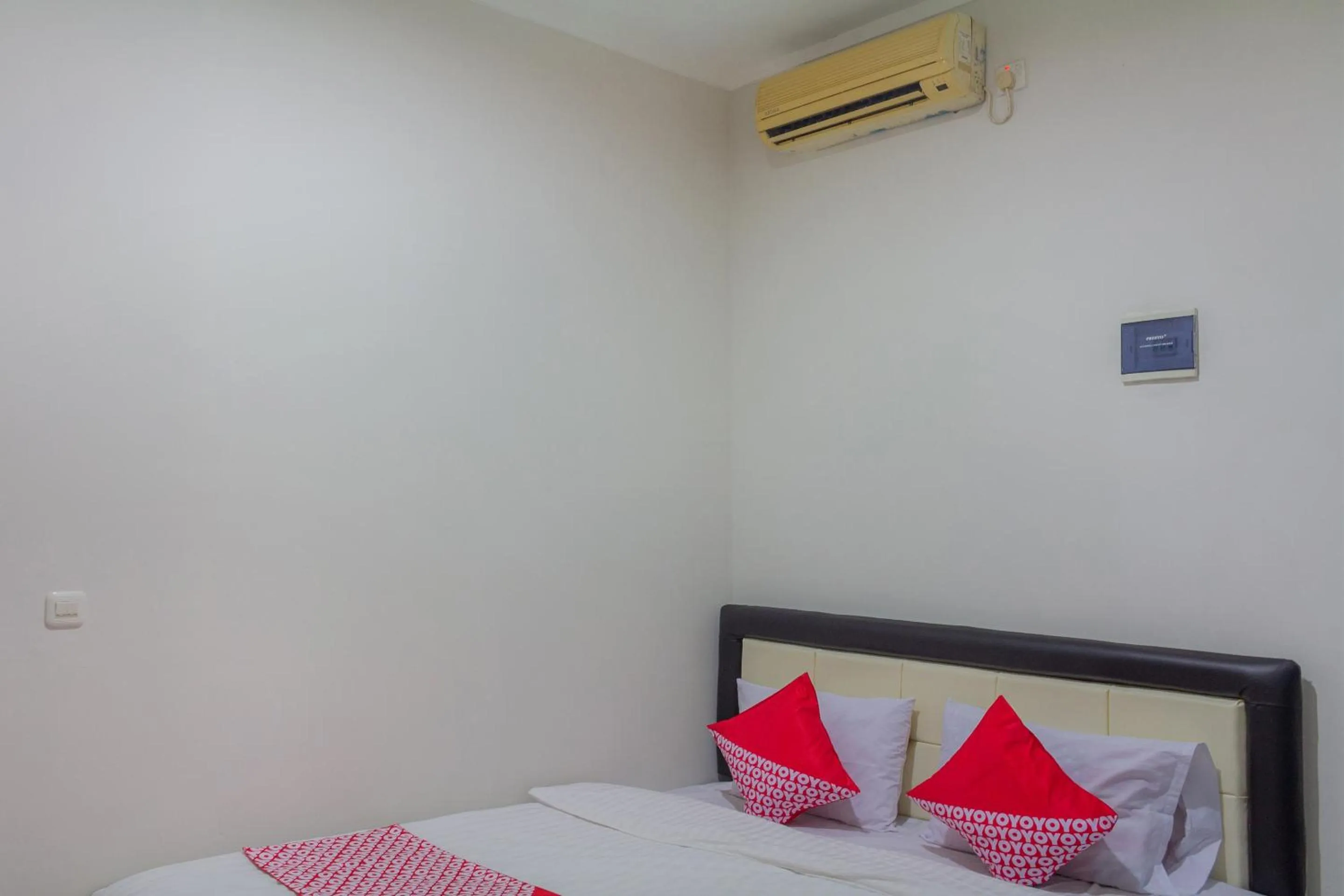 Bedroom, Bed in Hotel O 77 Guesthouse