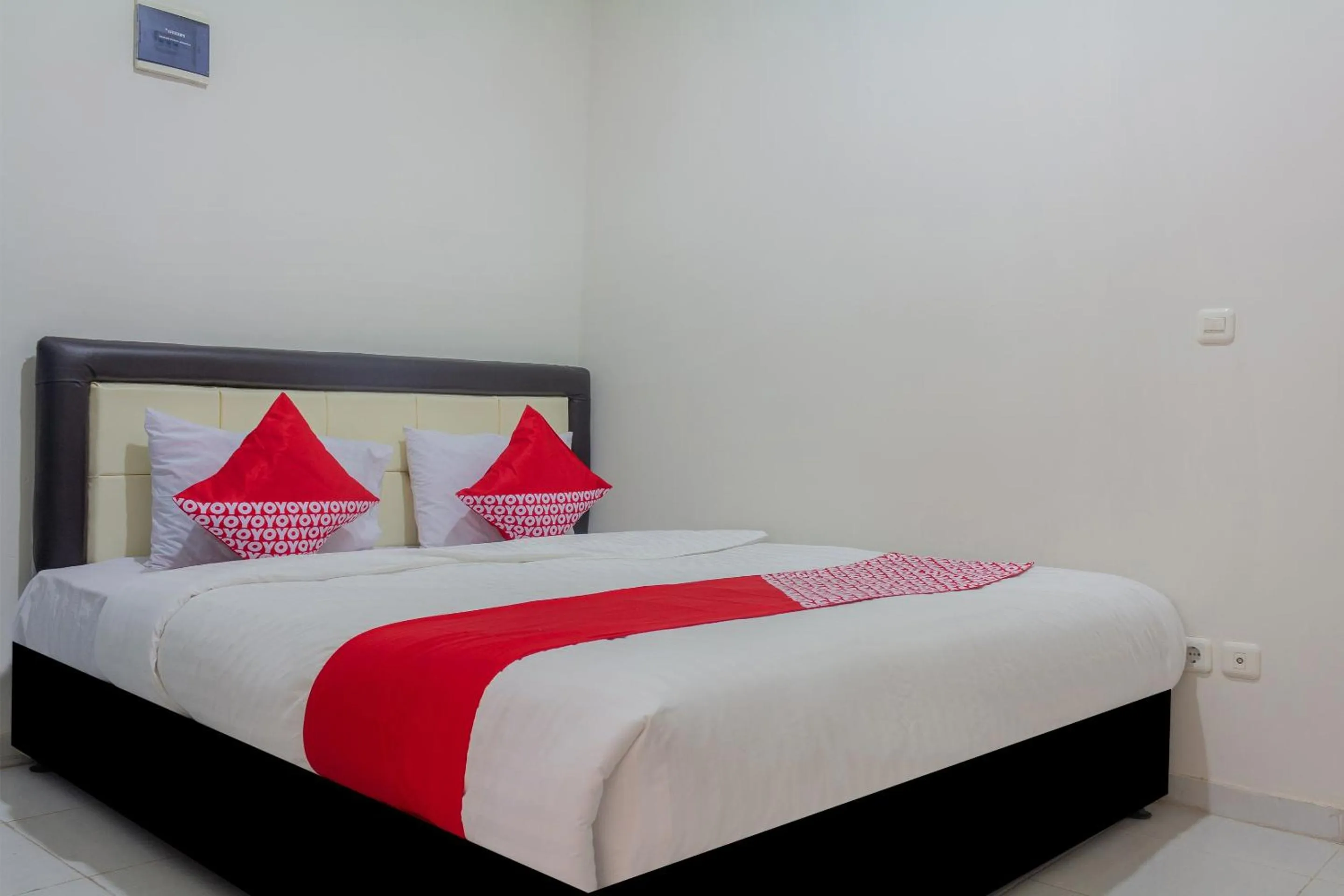 Bedroom, Bed in Hotel O 77 Guesthouse