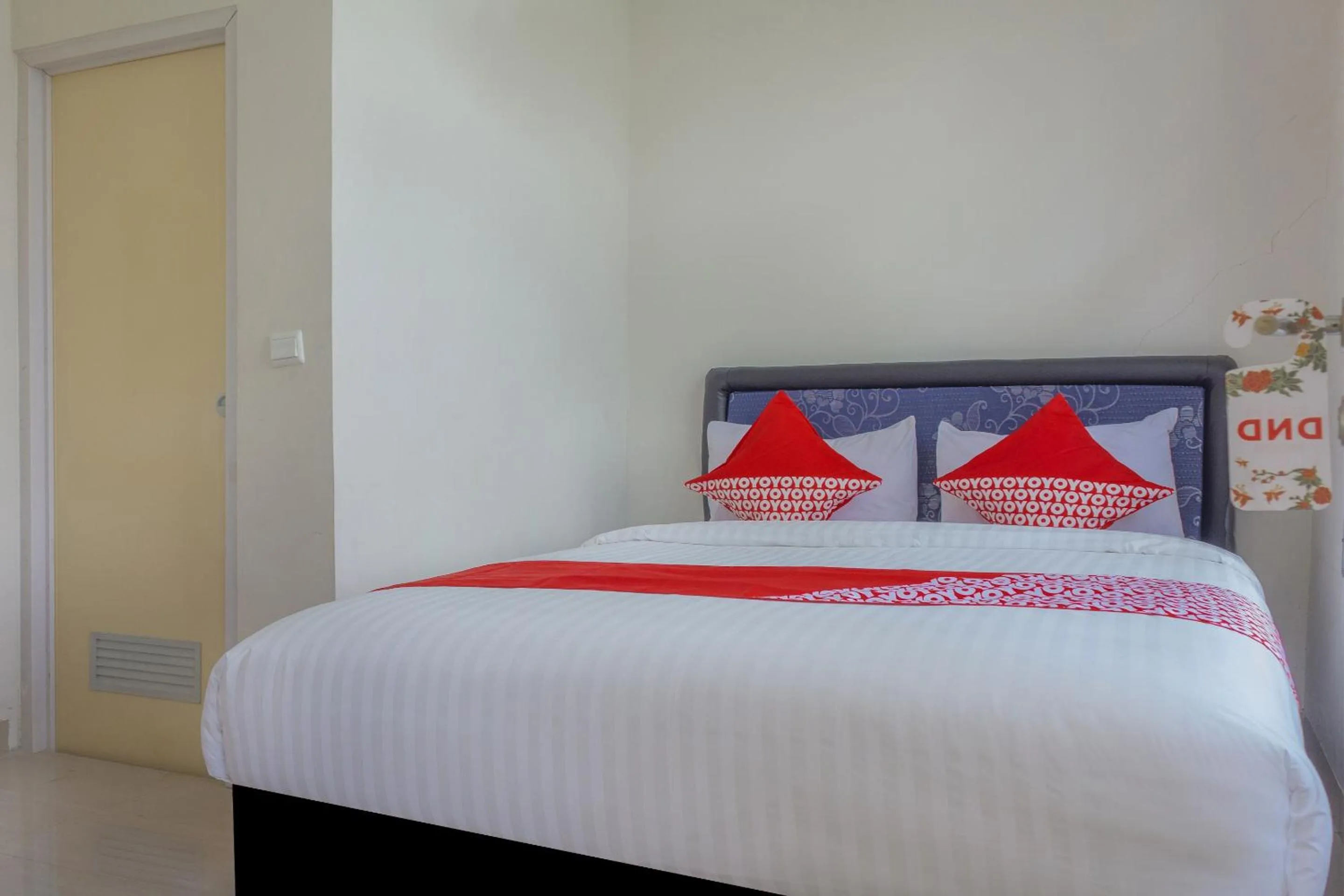 Bedroom, Bed in Hotel O 77 Guesthouse