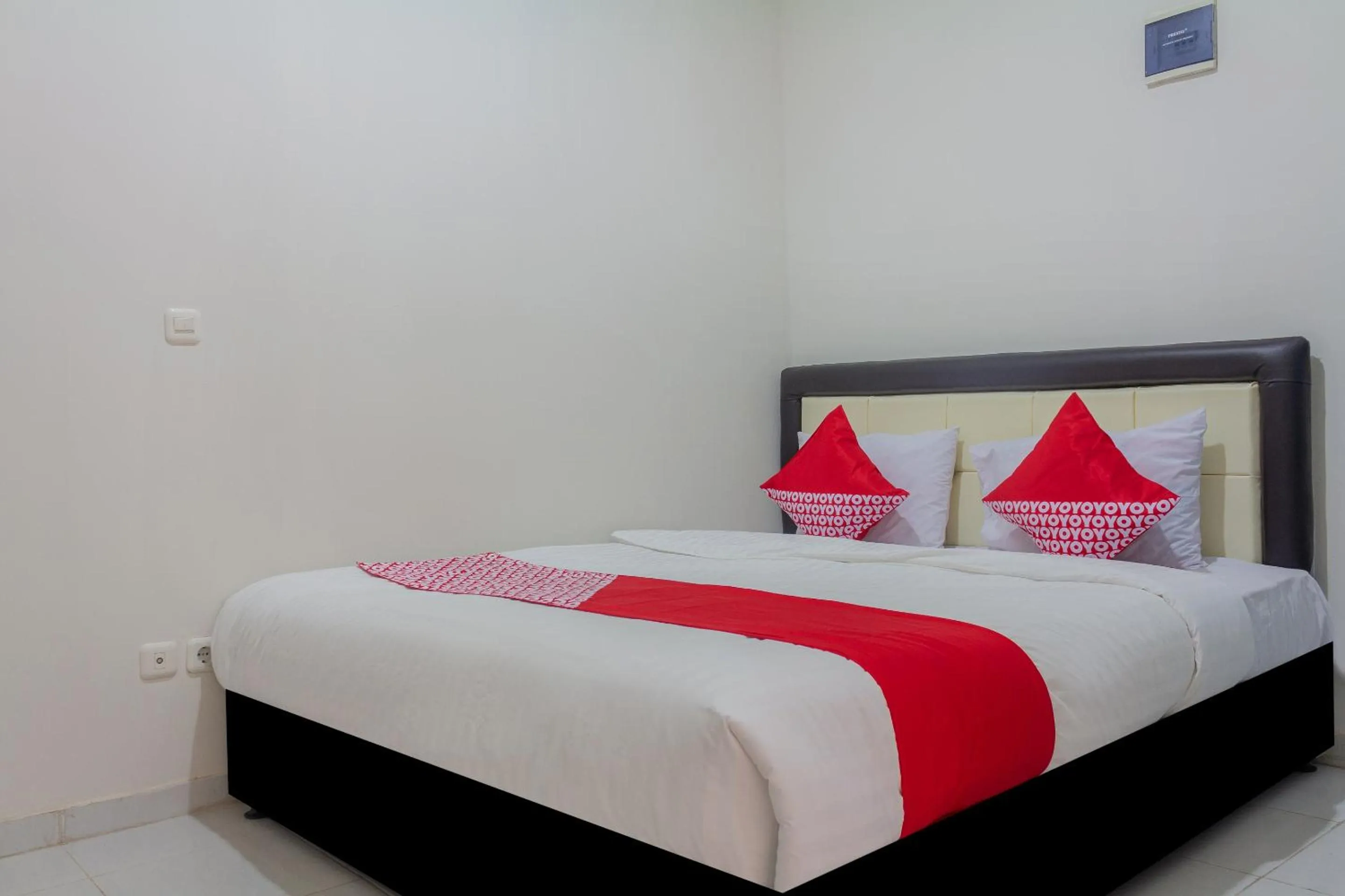 Bedroom, Bed in Hotel O 77 Guesthouse