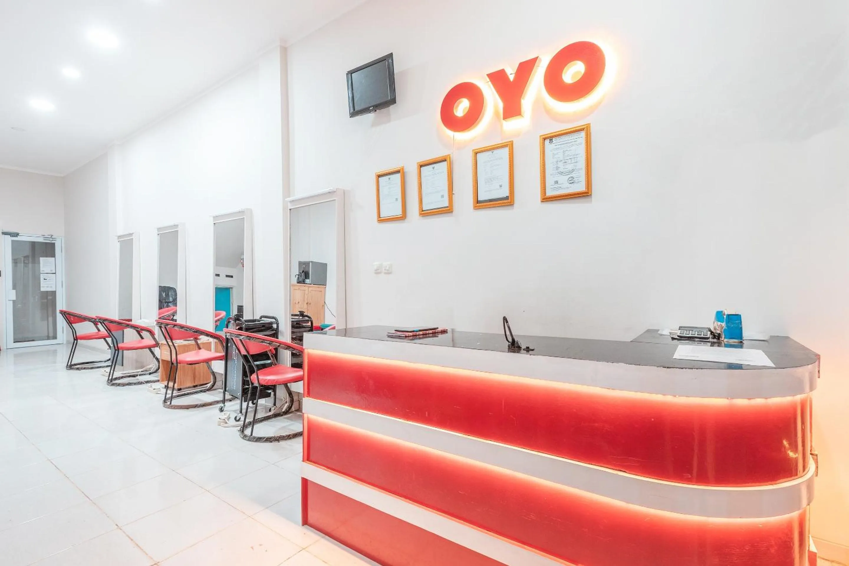 Lobby or reception in Hotel O 77 Guesthouse