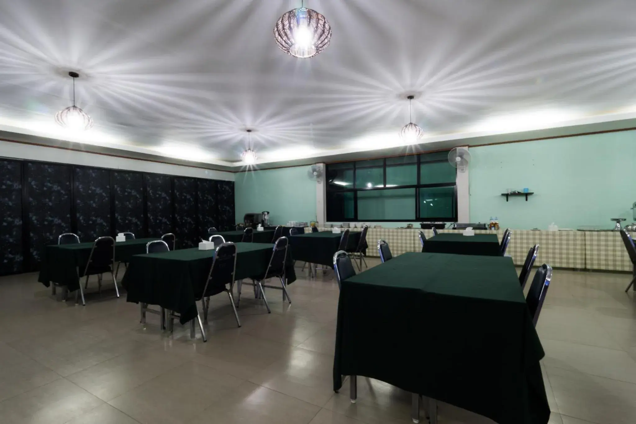 Restaurant/places to eat in A Nice Resort Restaurant/places to eat in A Nice Resort