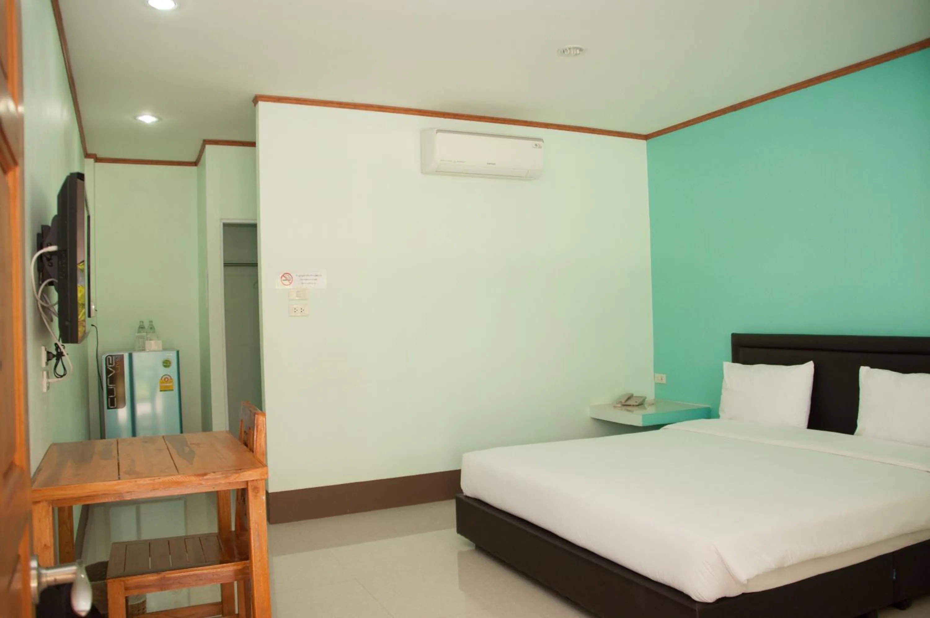 Photo of the whole room in A Nice Resort