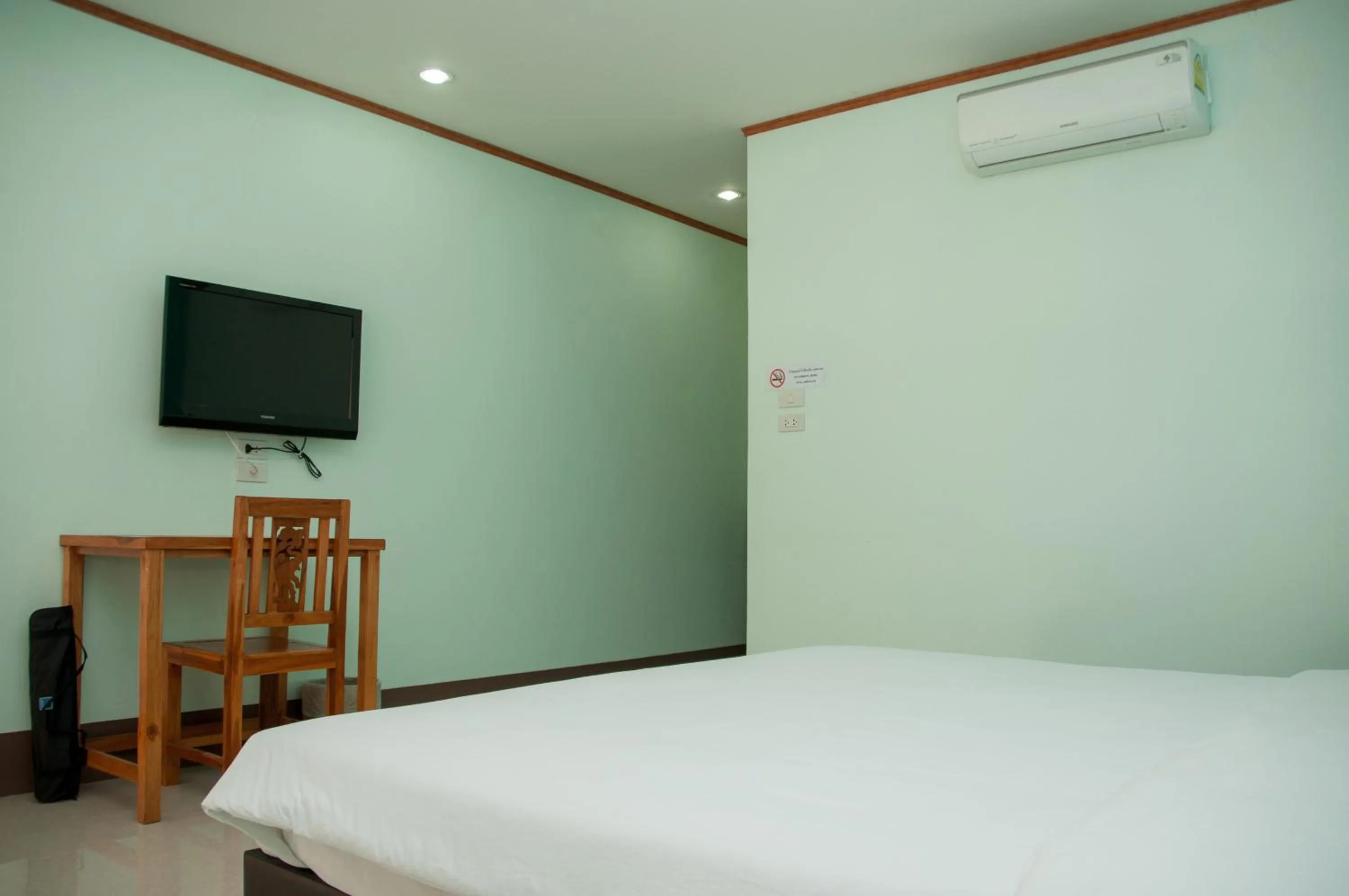 Photo of the whole room in A Nice Resort