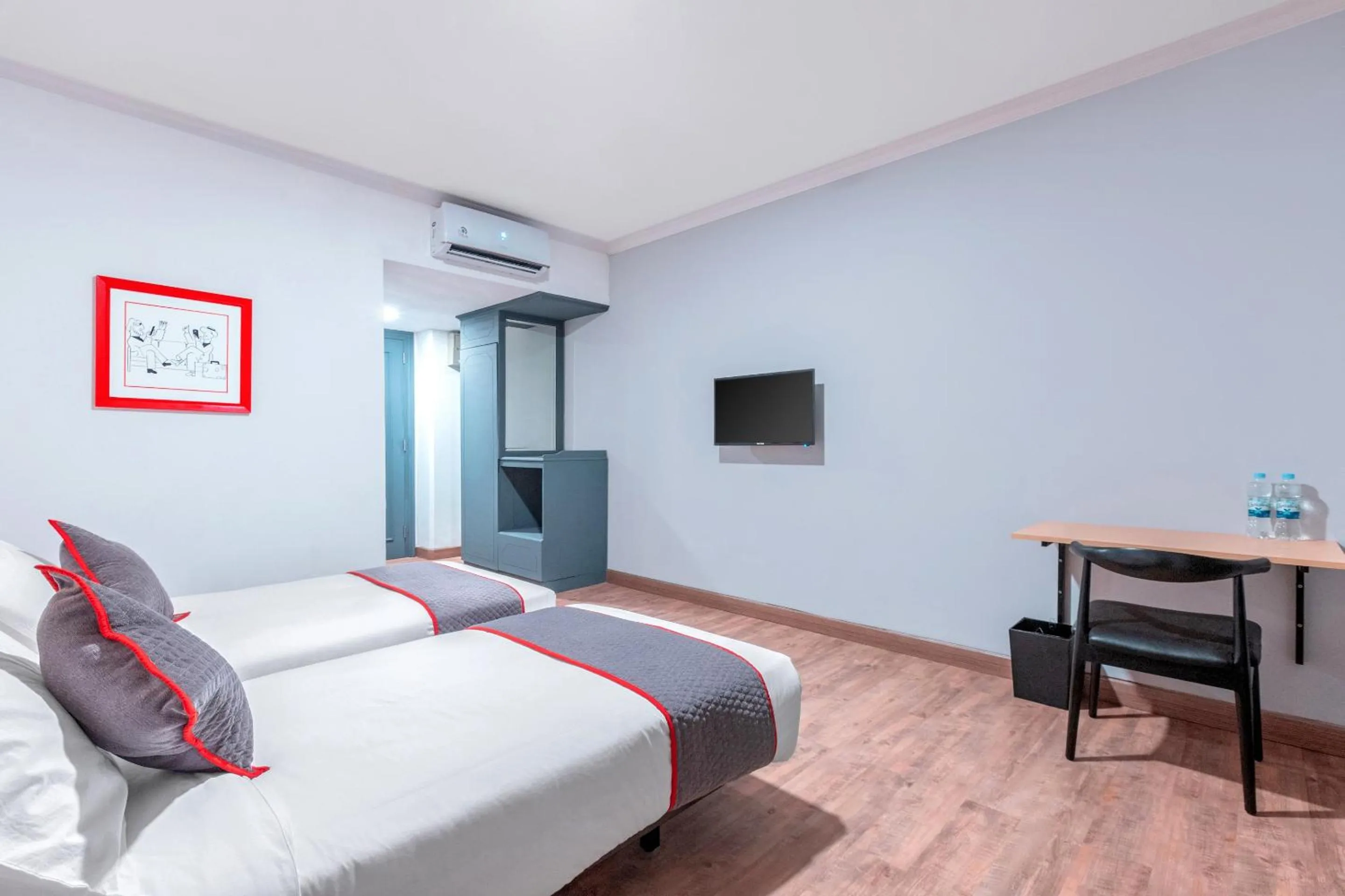 Bedroom, Bed in Super OYO Townhouse 2 Hotel Gunung Sahari