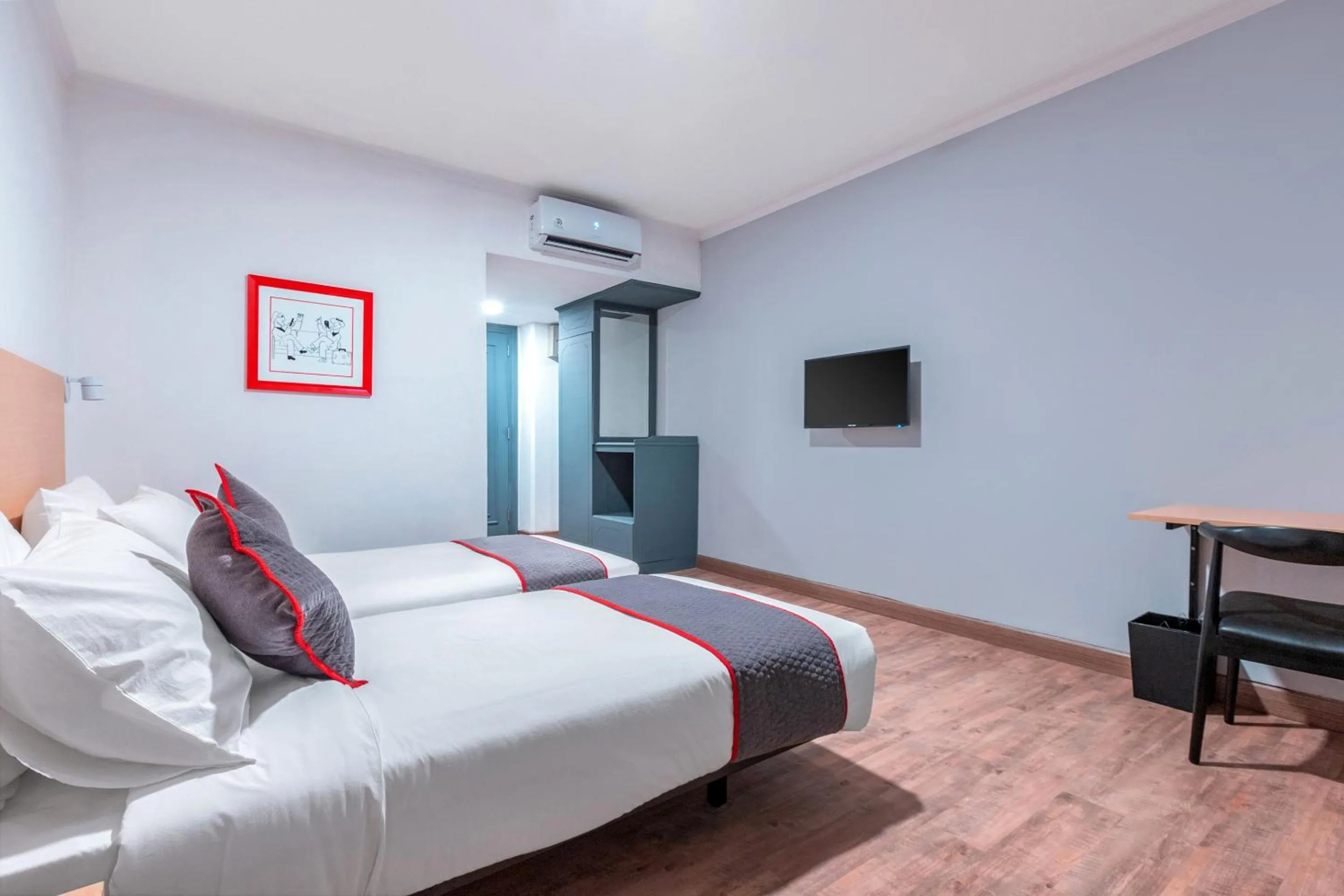 Bedroom, Bed in Super OYO Townhouse 2 Hotel Gunung Sahari