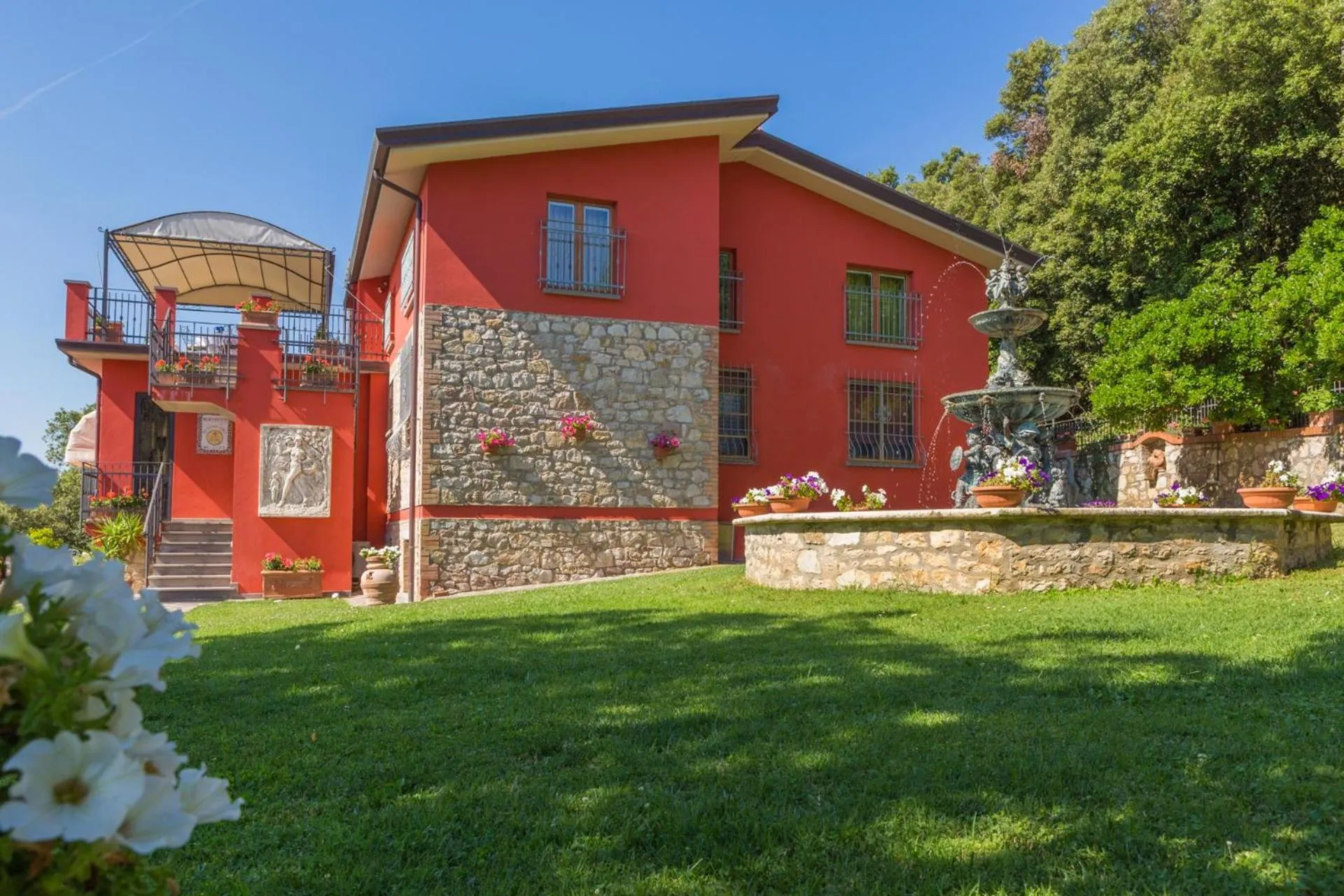 Facade/entrance in B&B Spring