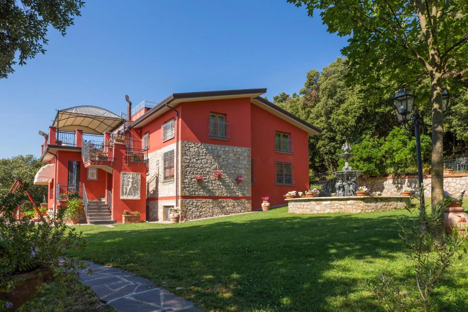 Facade/entrance in B&B Spring