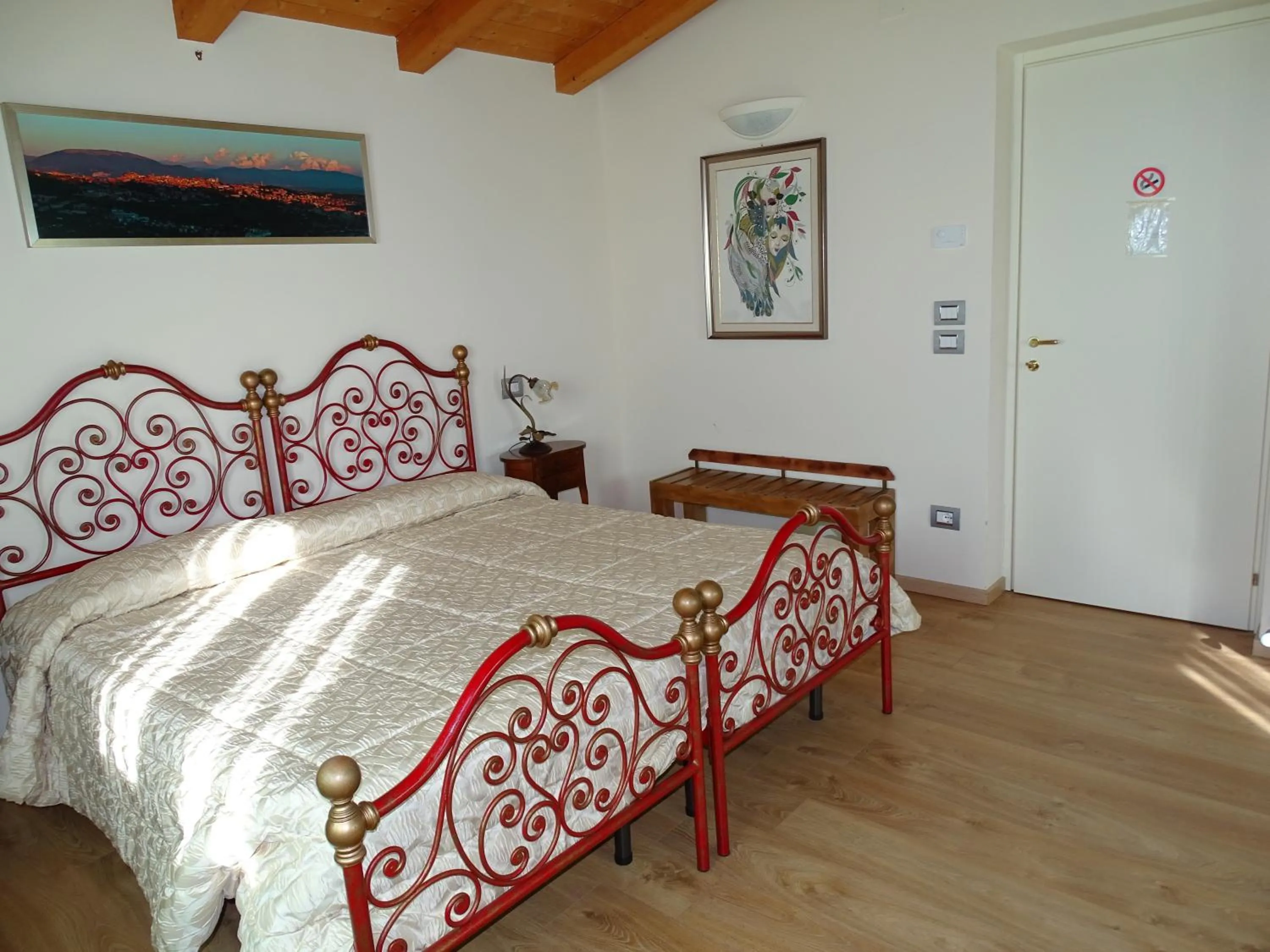 Photo of the whole room, Bed in B&B Spring