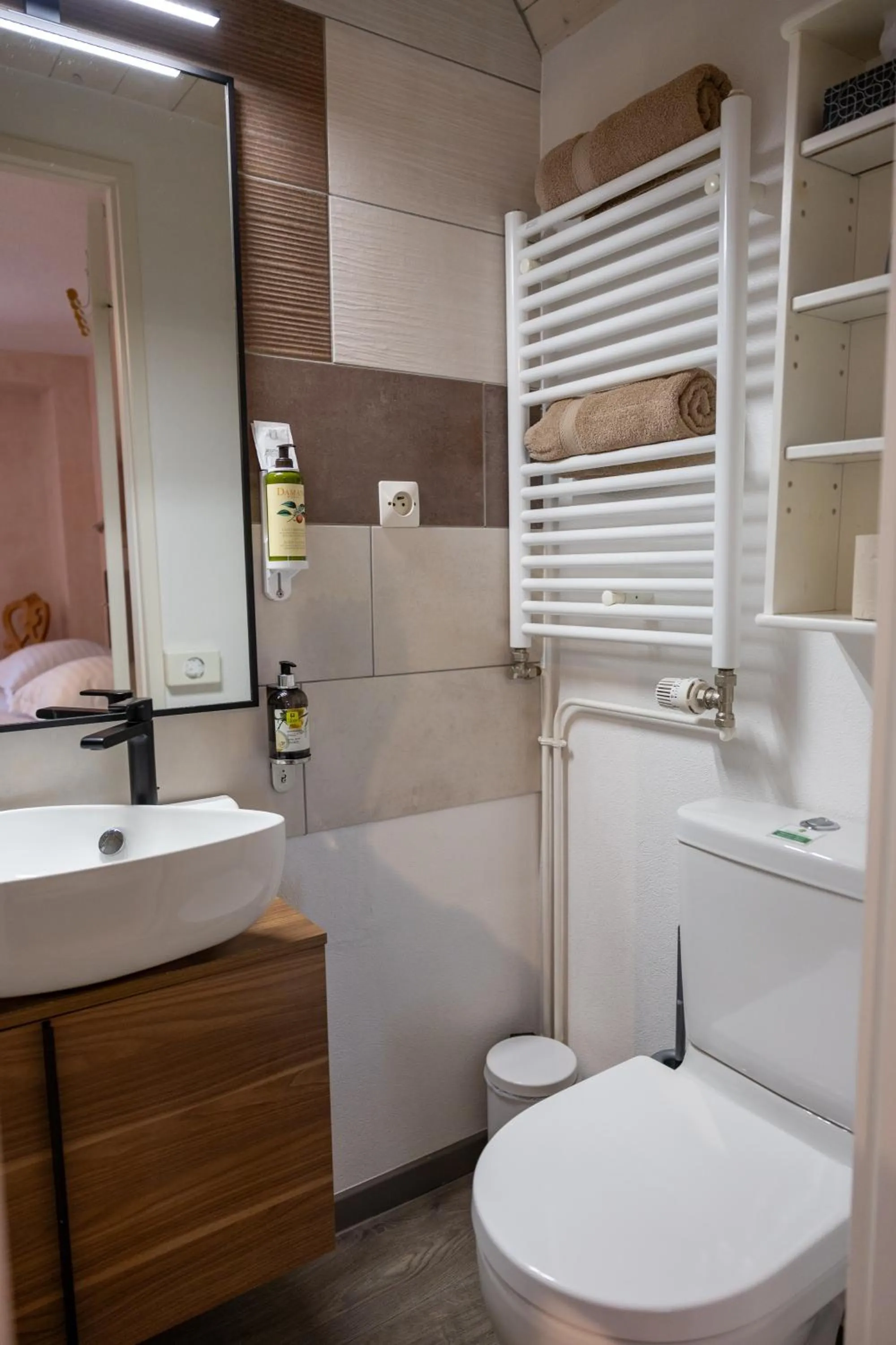 Bathroom in Le Bouton d'Or