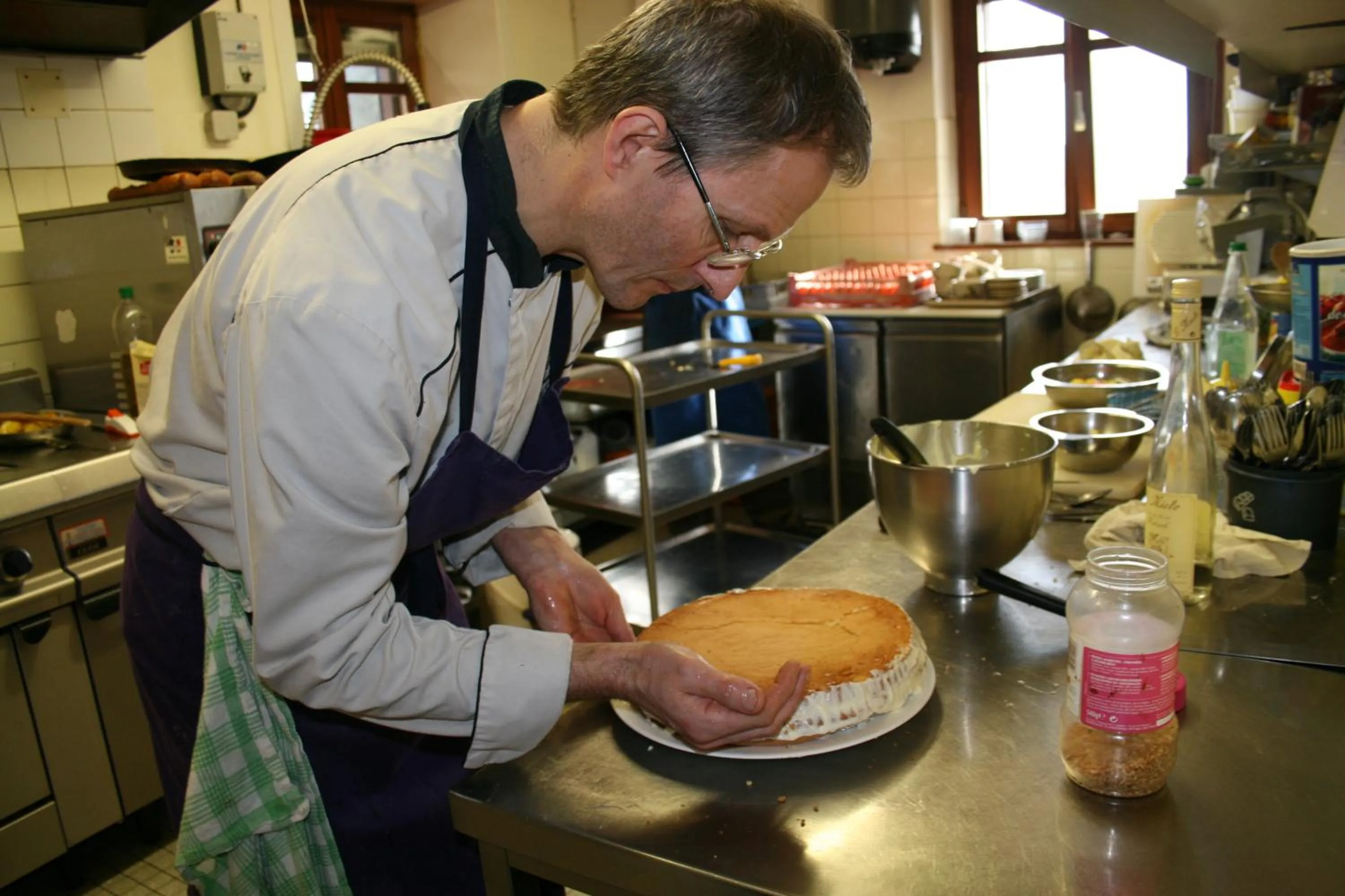 Staff in Le Bouton d'Or