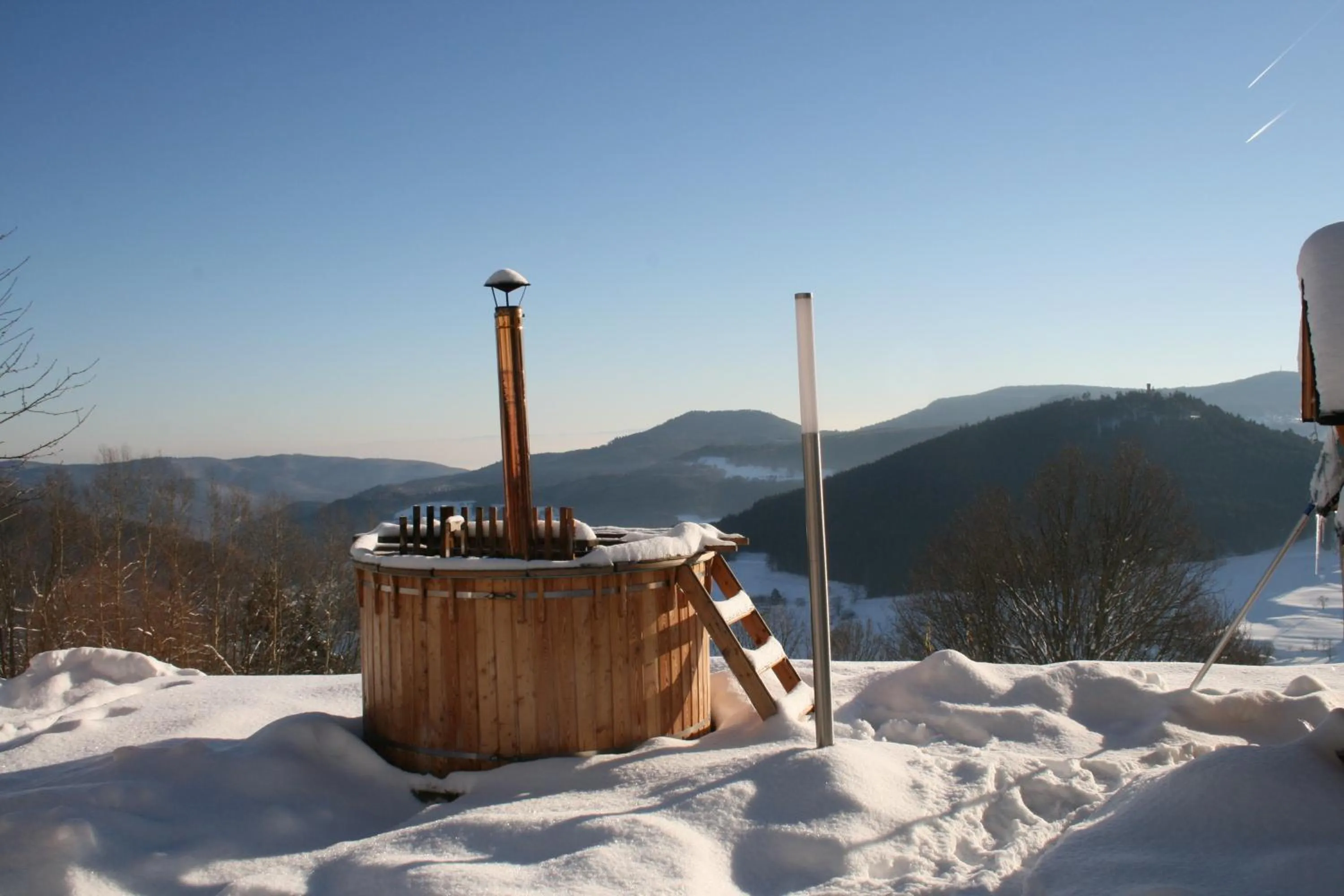 Open Air Bath in Le Bouton d'Or