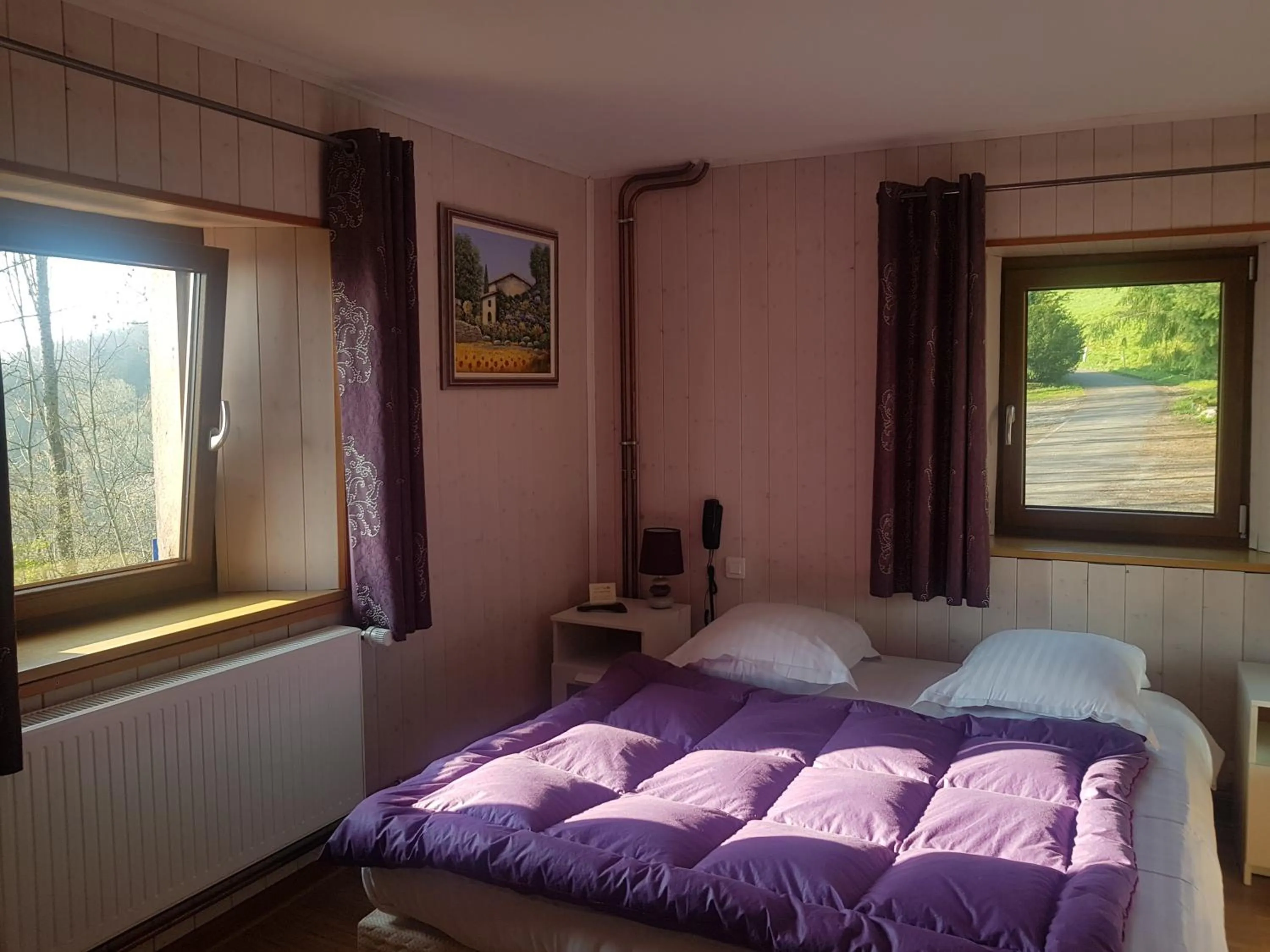 Bedroom, Bed in Le Bouton d'Or