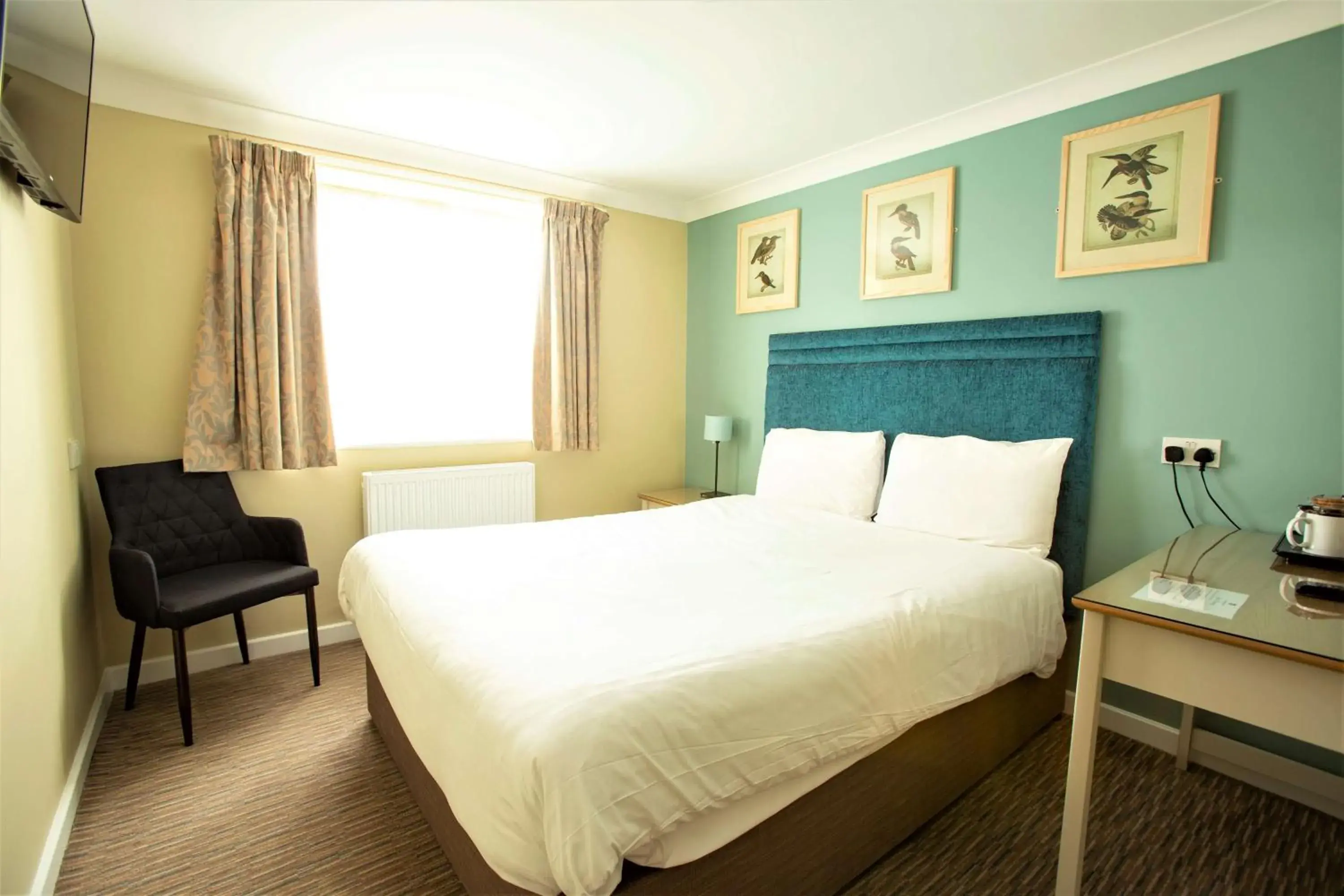 Cozy King Room in The Bridge House; BW Signature Collection Cozy King Room in The Bridge House; BW Signature Collection