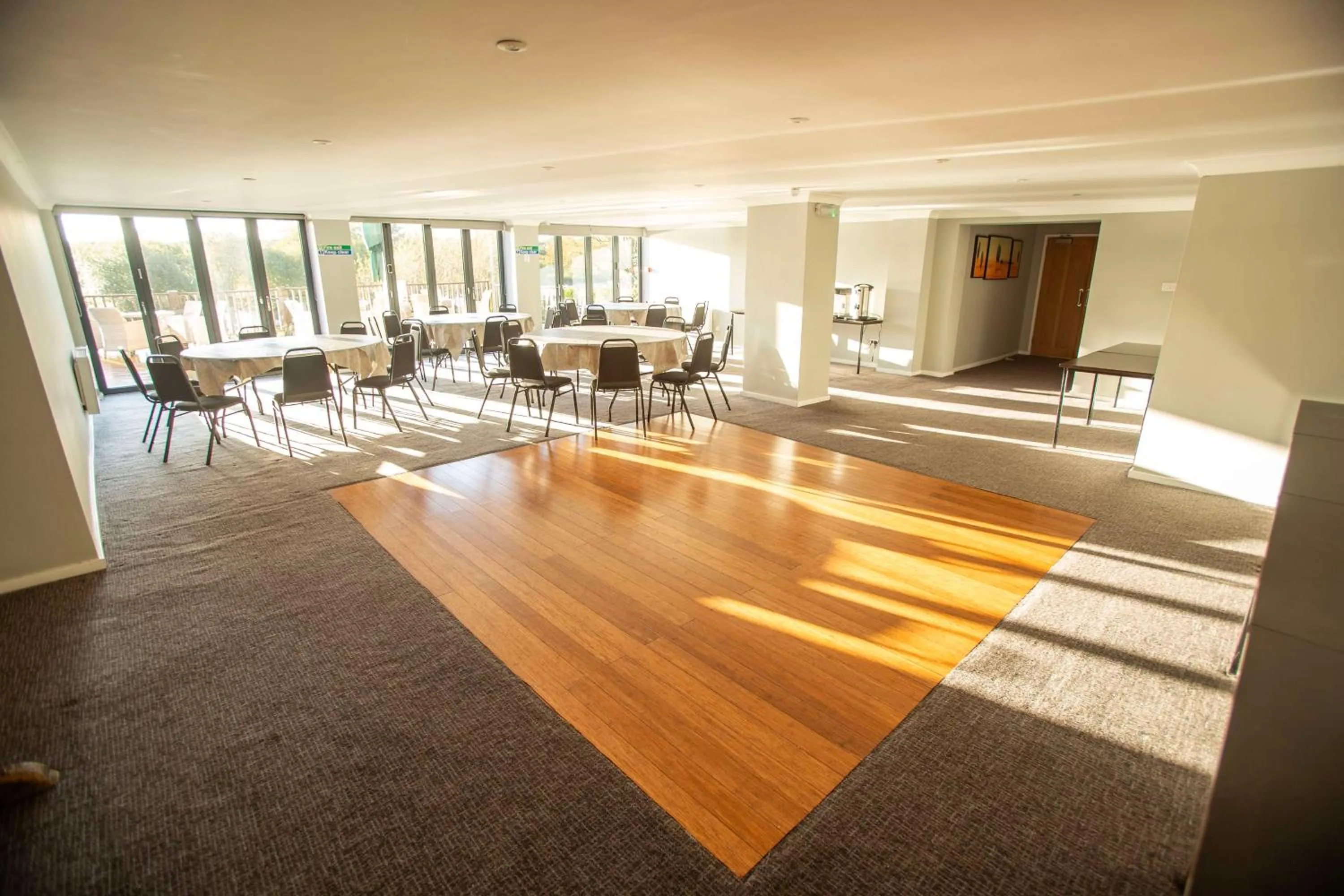Meeting/conference room in The Bridge House; BW Signature Collection