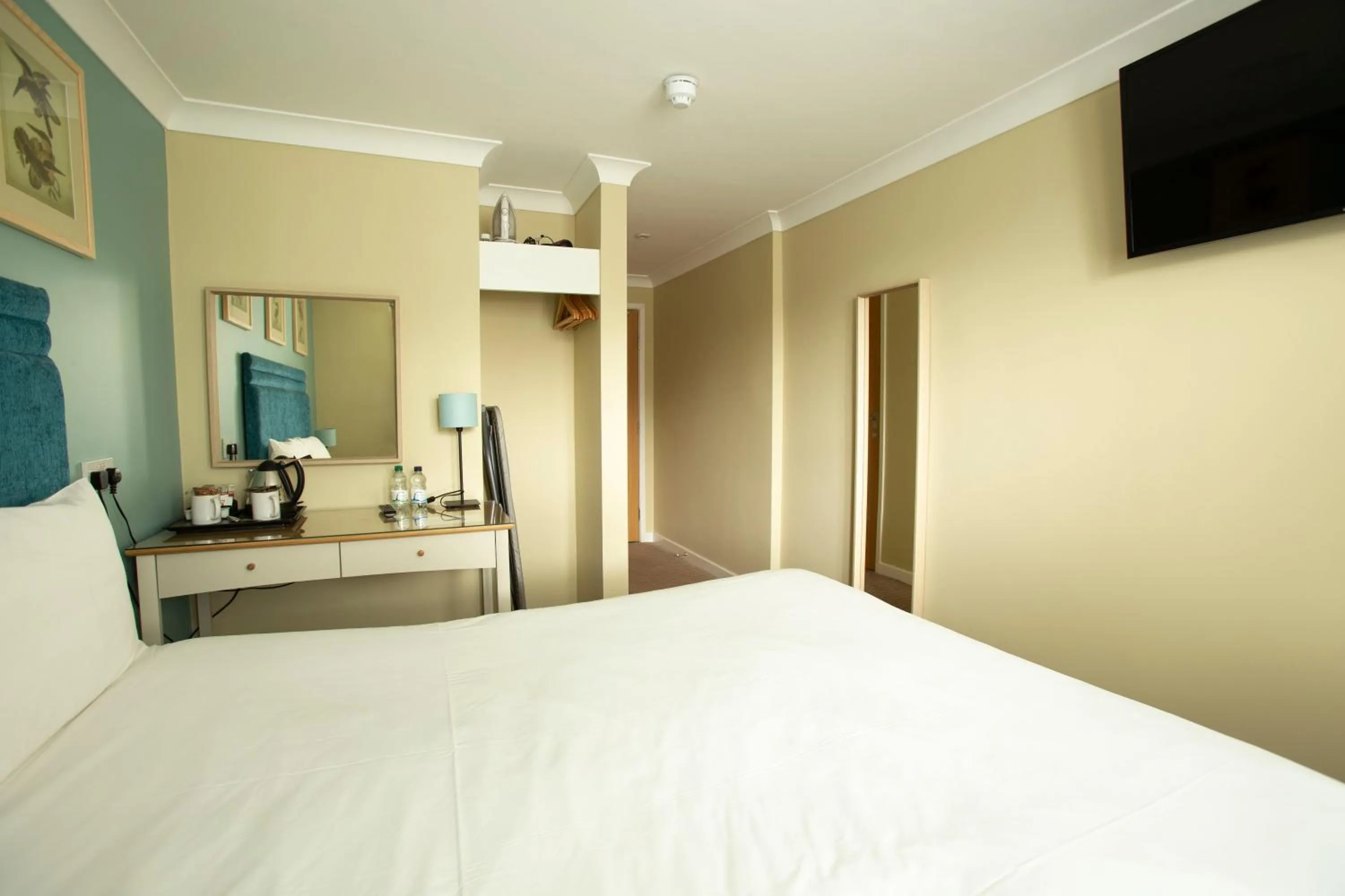 Bed in The Bridge House; BW Signature Collection