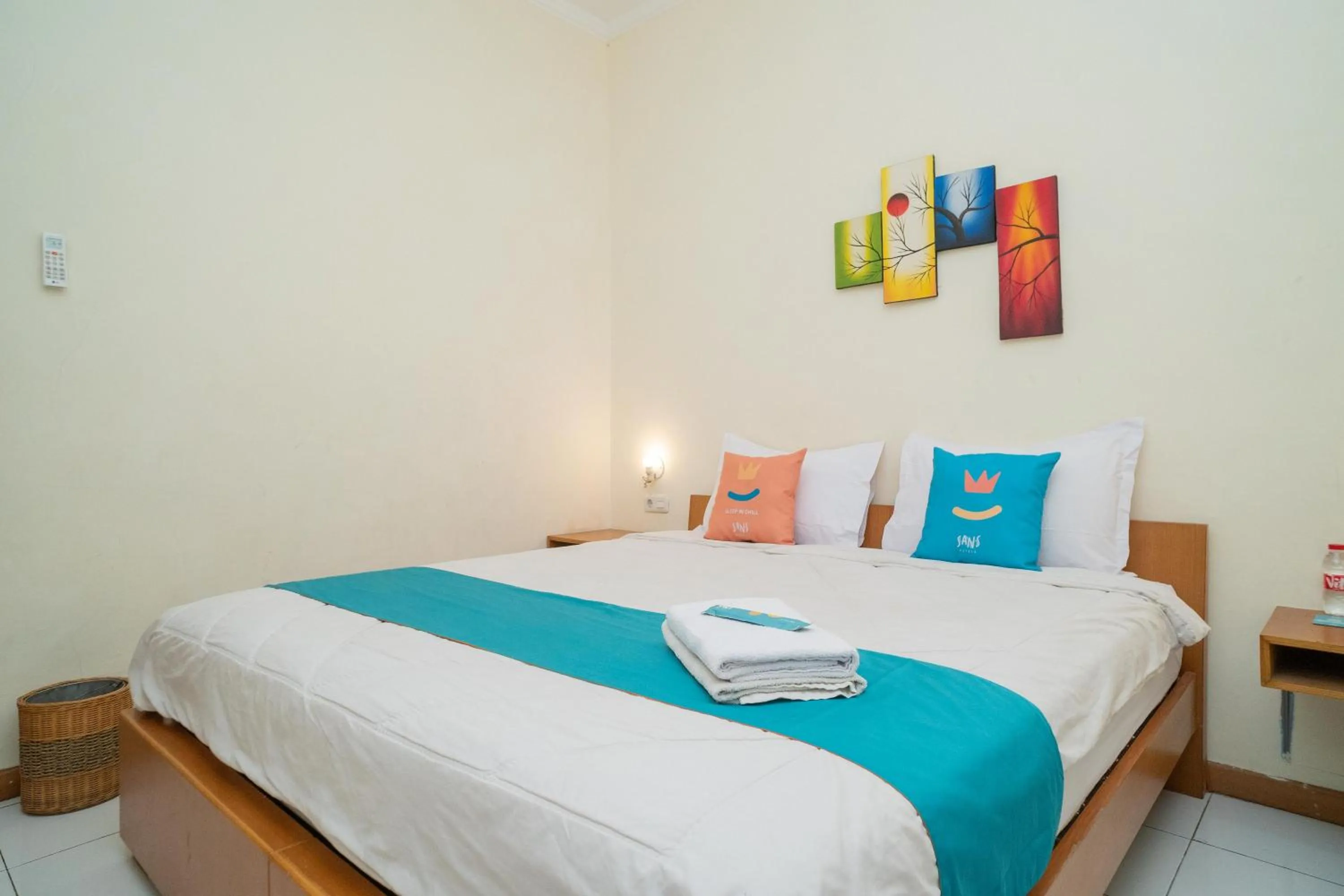 Bed in Sans Hotel FiFFa Pisang Kipas Malang