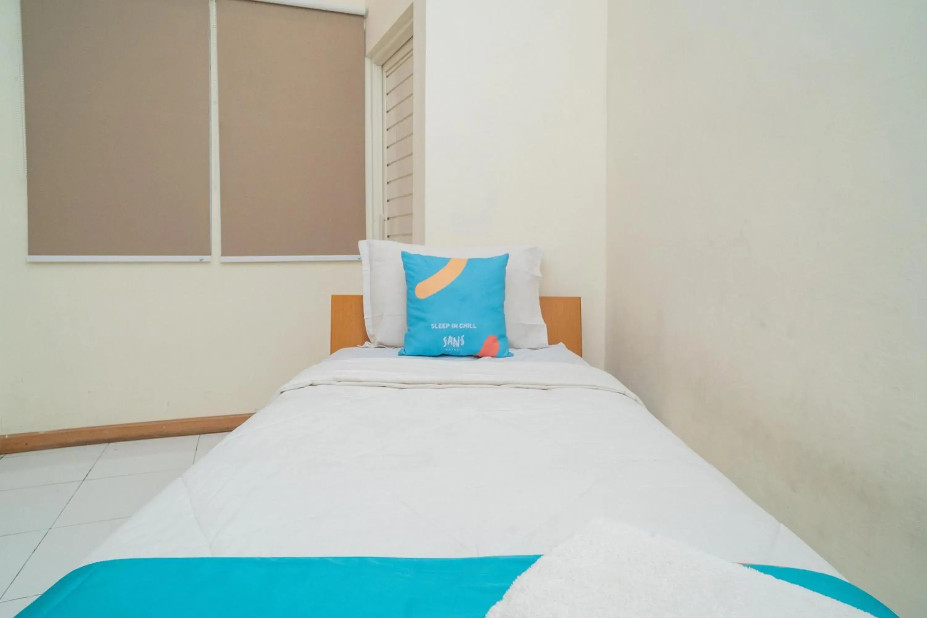 Single Room - single occupancy in Sans Hotel FiFFa Pisang Kipas Malang Single Room - single occupancy in Sans Hotel FiFFa Pisang Kipas Malang