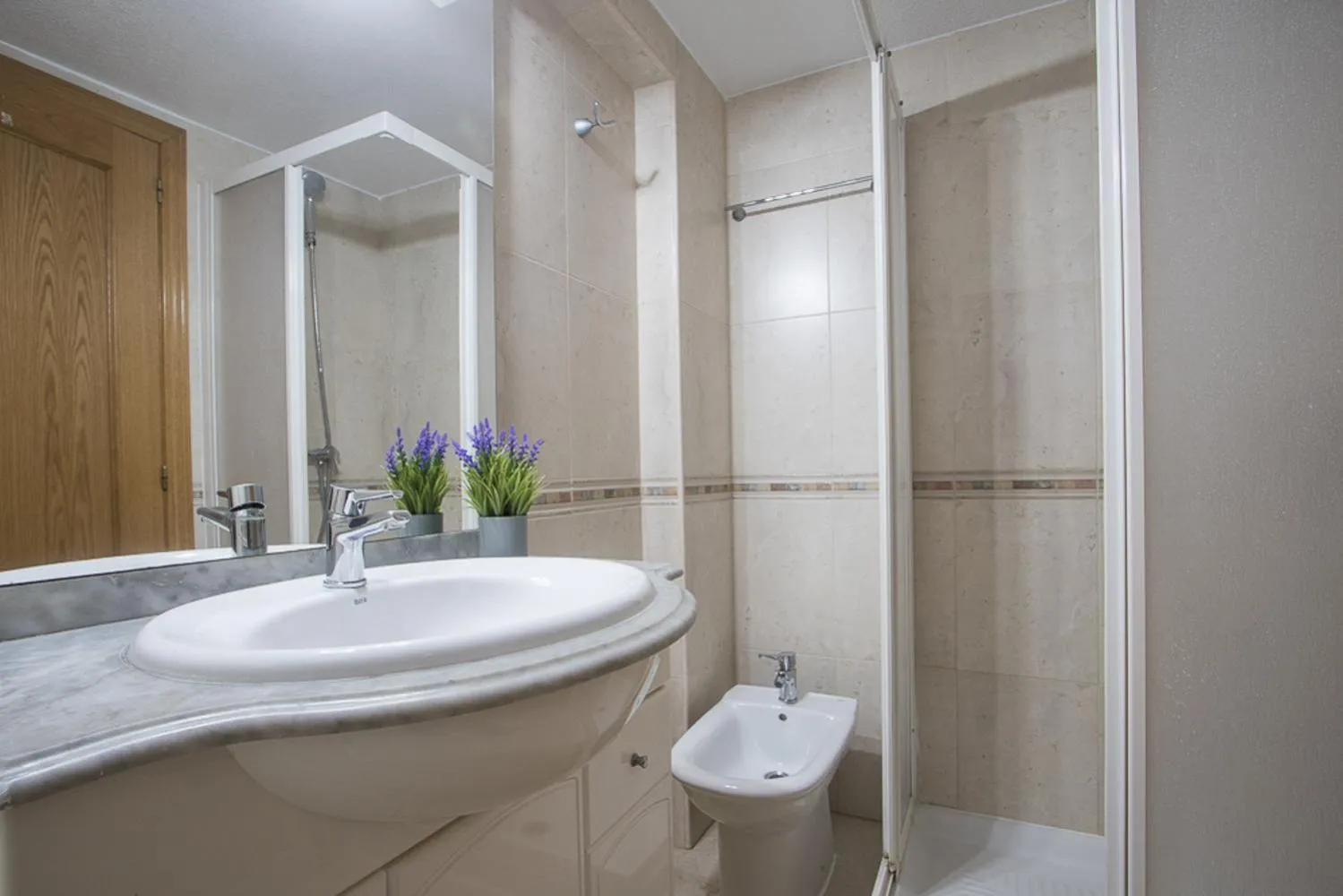 Shower in Apartamentos Las Carabelas