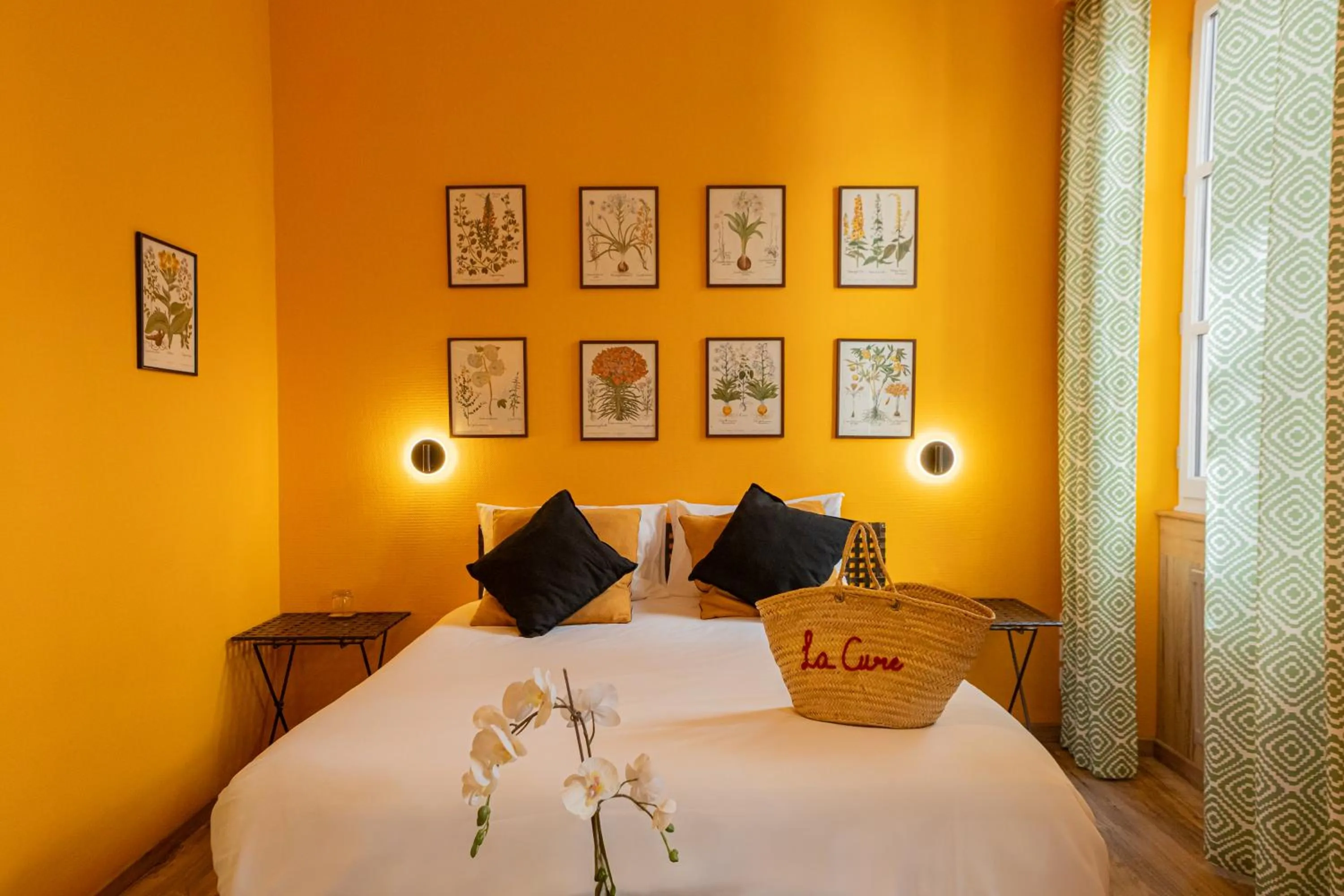 Bedroom, Bed in Garlande Hôtel Avignon Centre