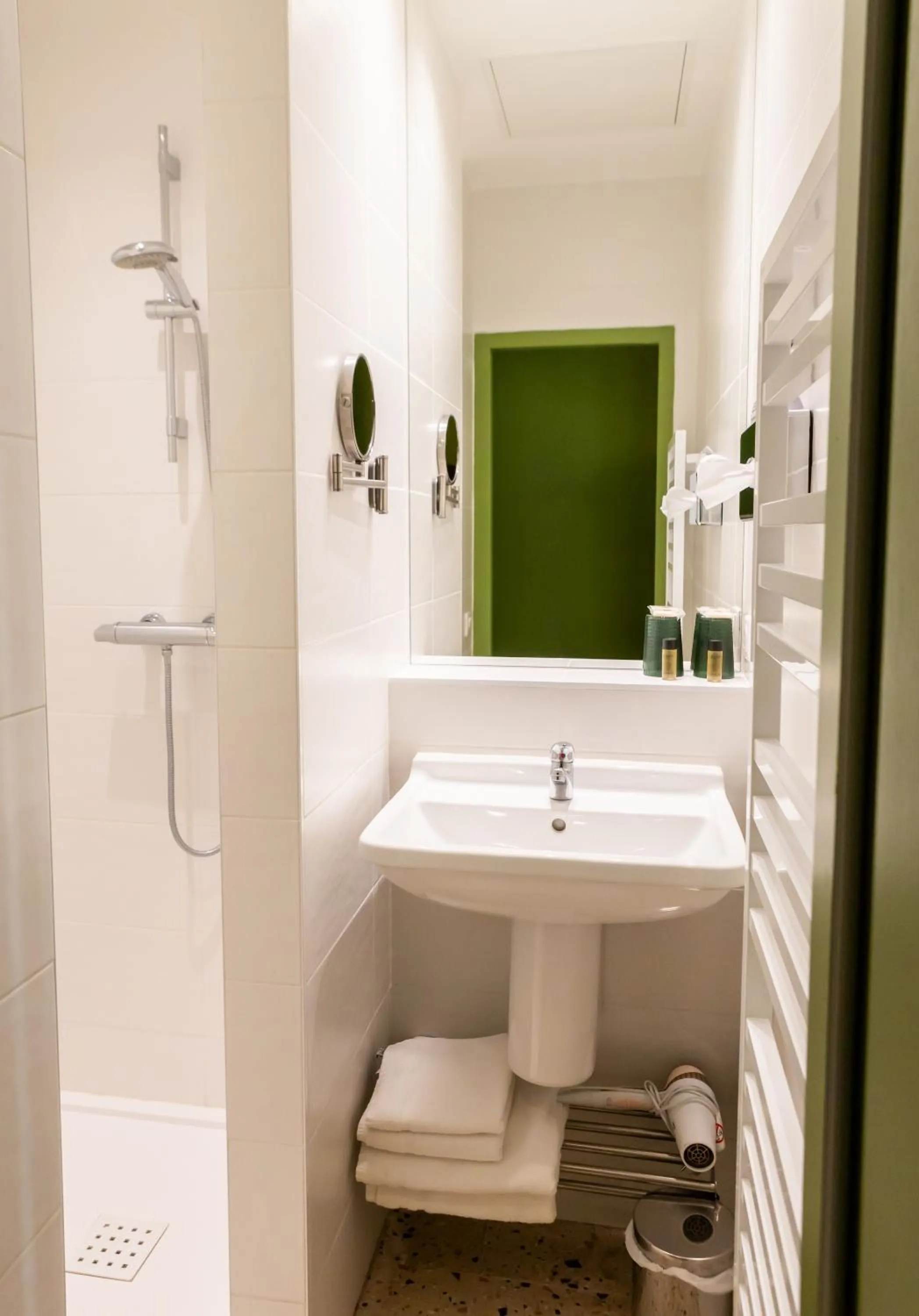 Bathroom in Garlande Hôtel Avignon Centre