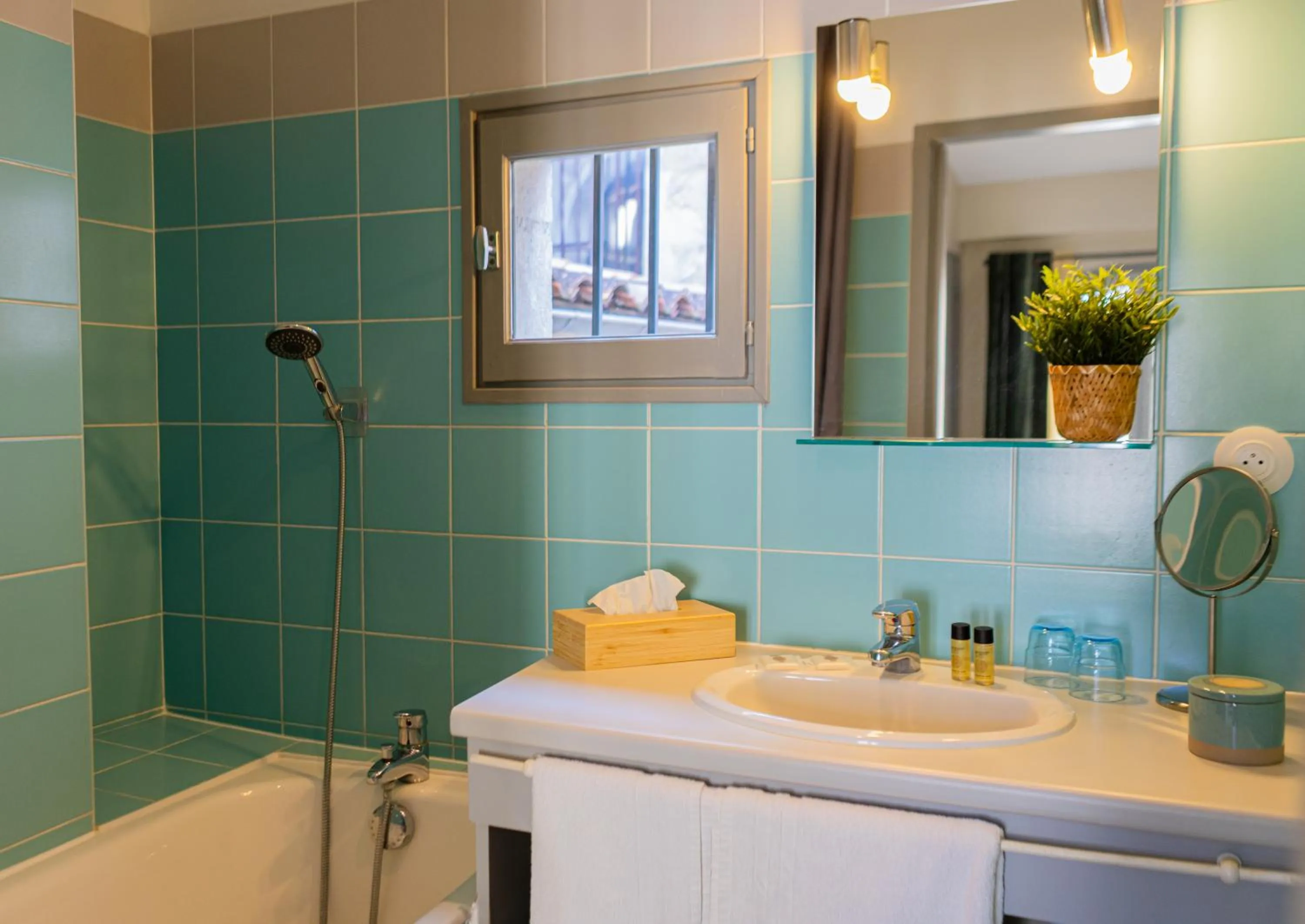 Bathroom in Garlande Hôtel Avignon Centre