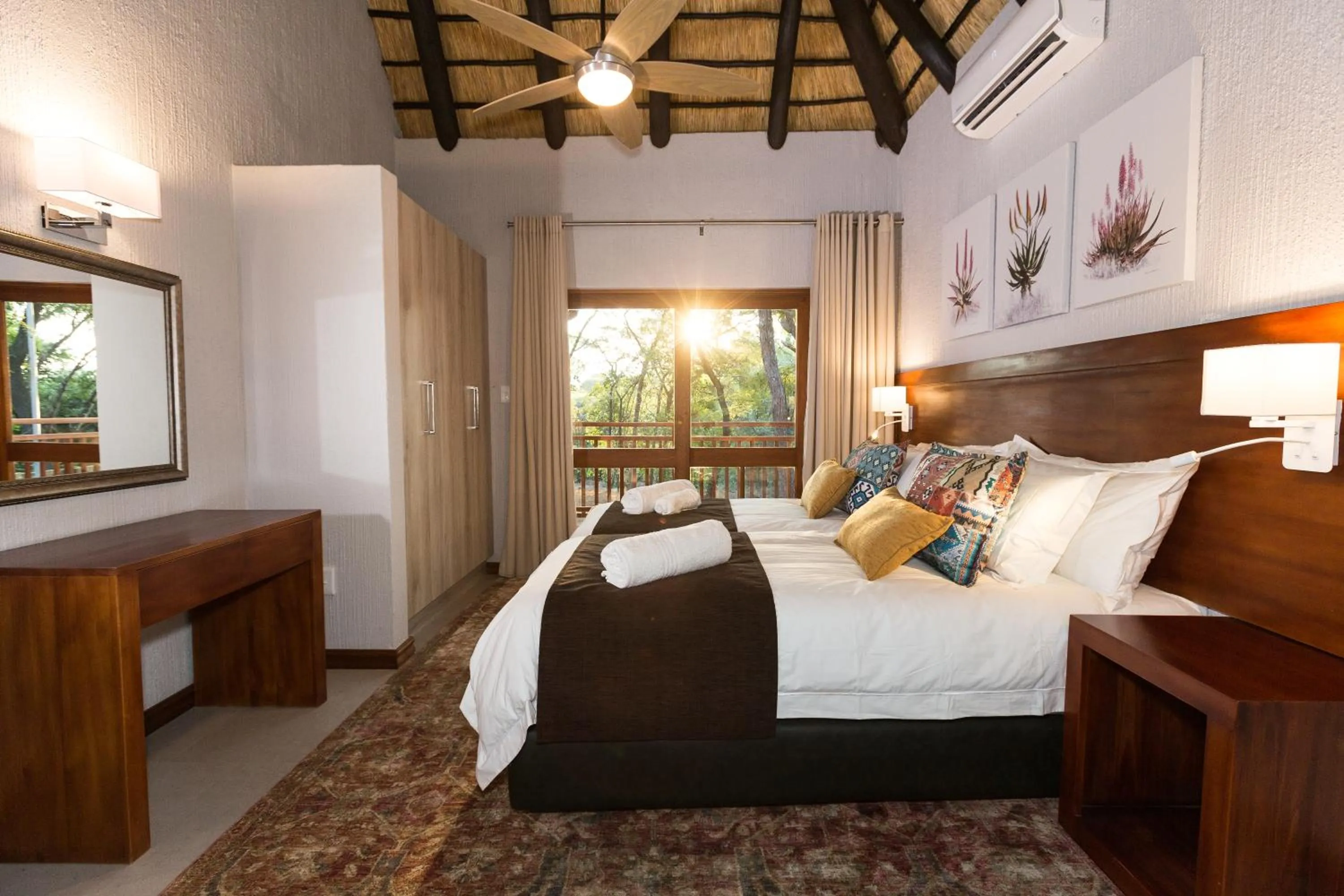 Bedroom, Bed in Kruger Park Lodge Unit No. 611