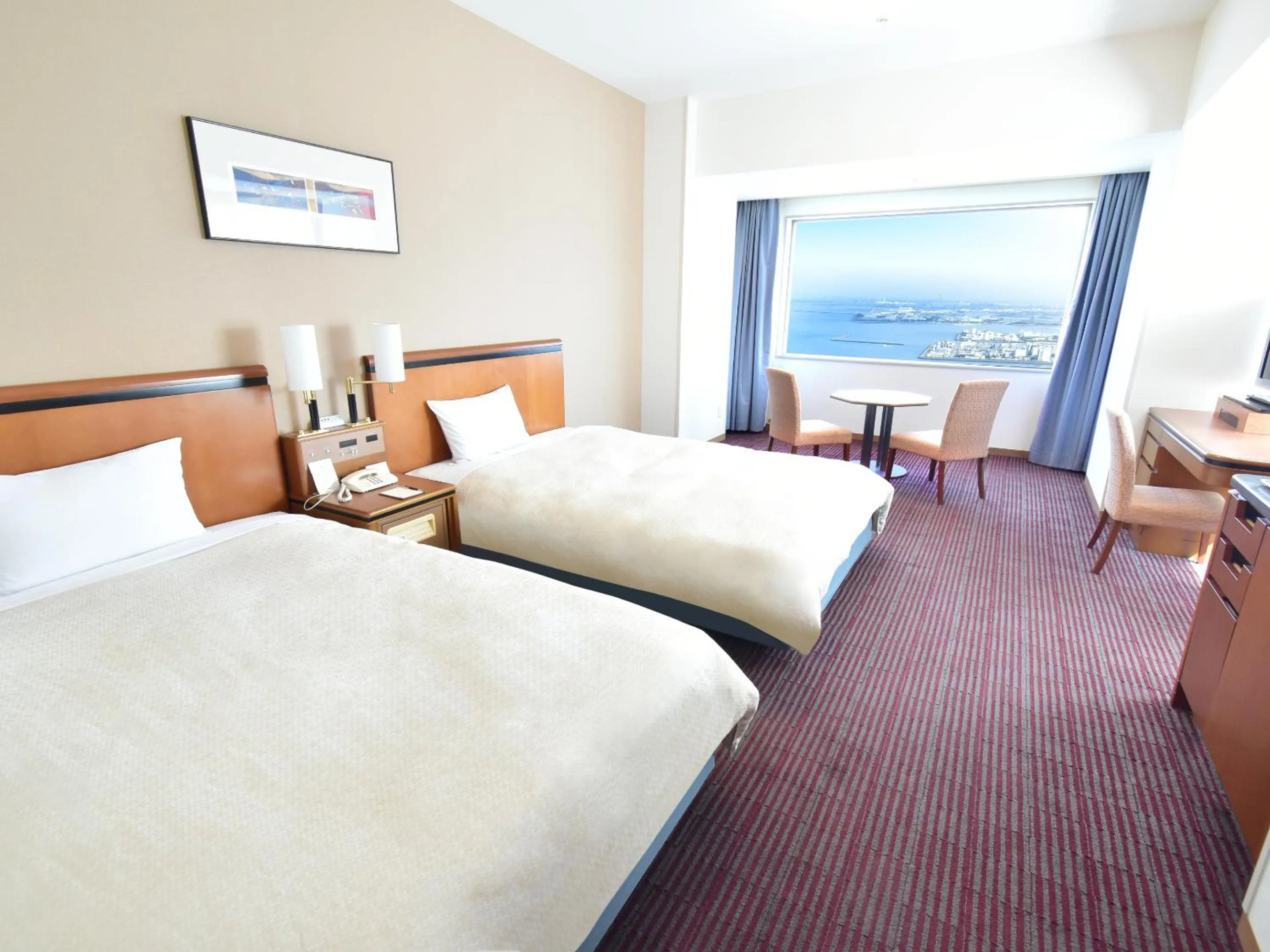 Photo of the whole room, Bed in Star Gate Hotel Kansai Airport