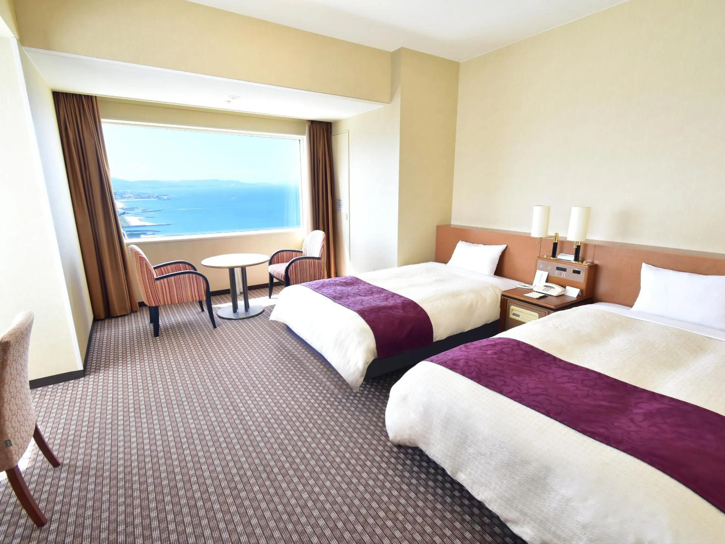 Photo of the whole room, Bed in Star Gate Hotel Kansai Airport