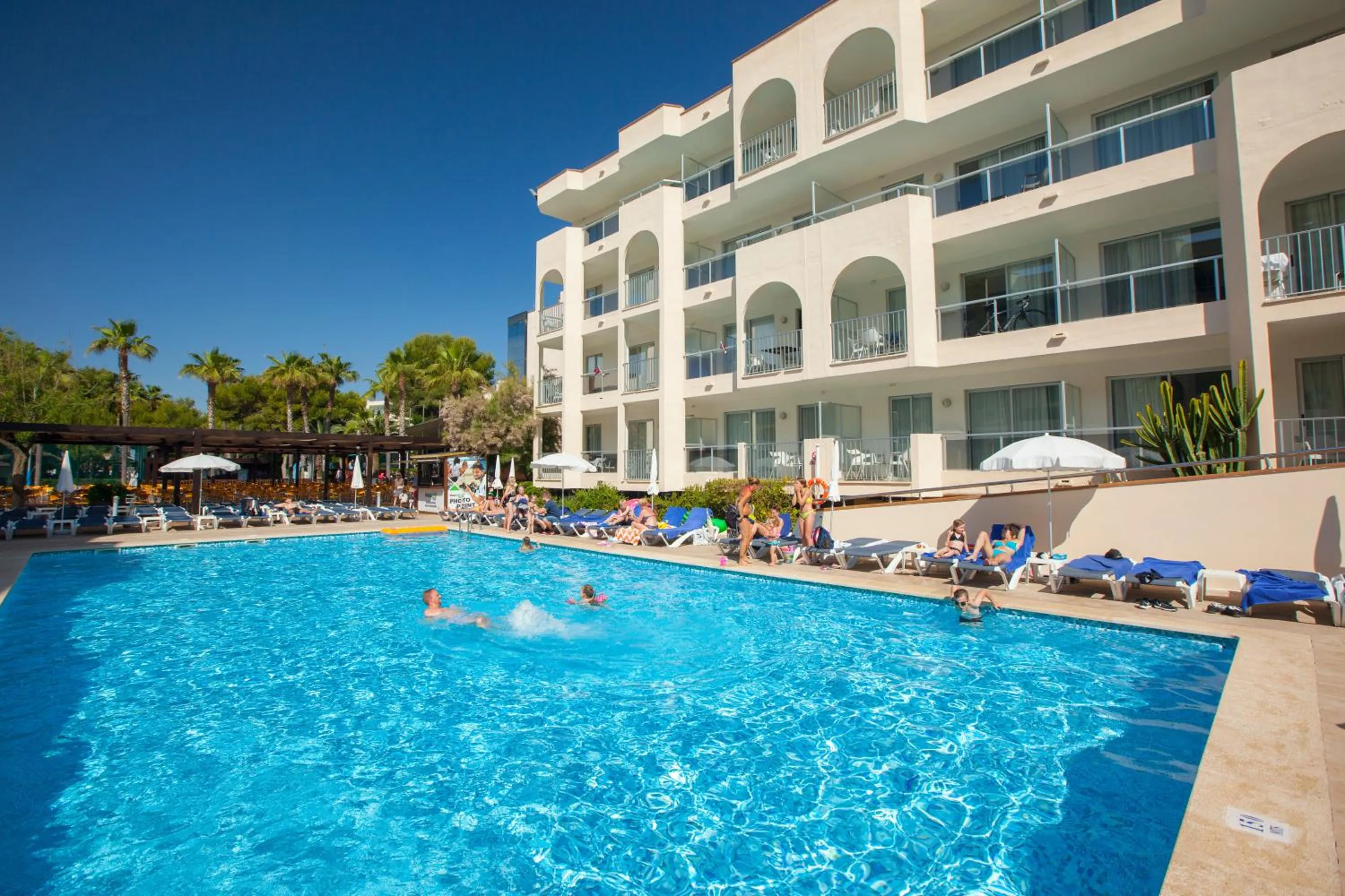 Swimming pool in Grupotel Alcudia Pins