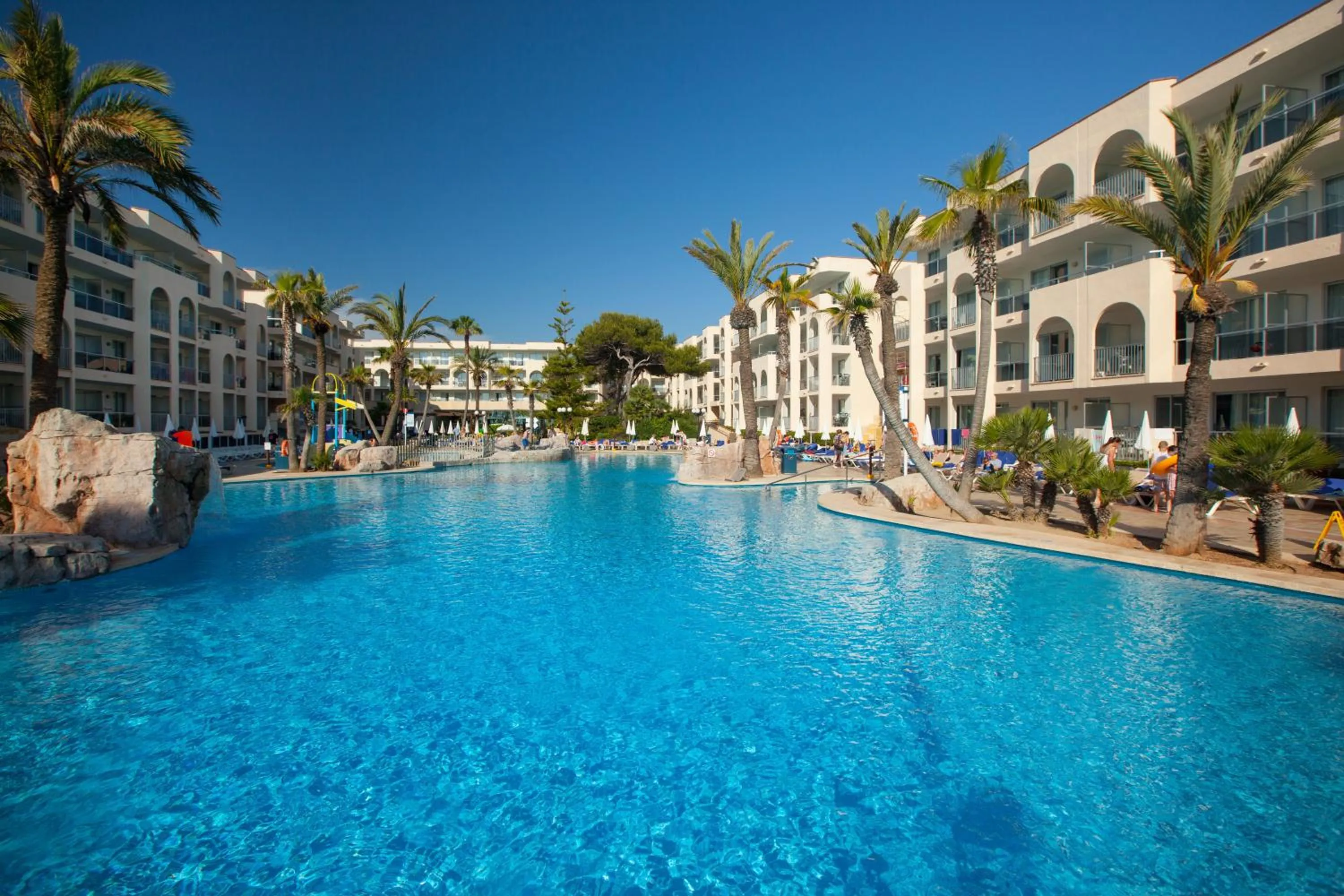 Swimming pool in Grupotel Alcudia Pins