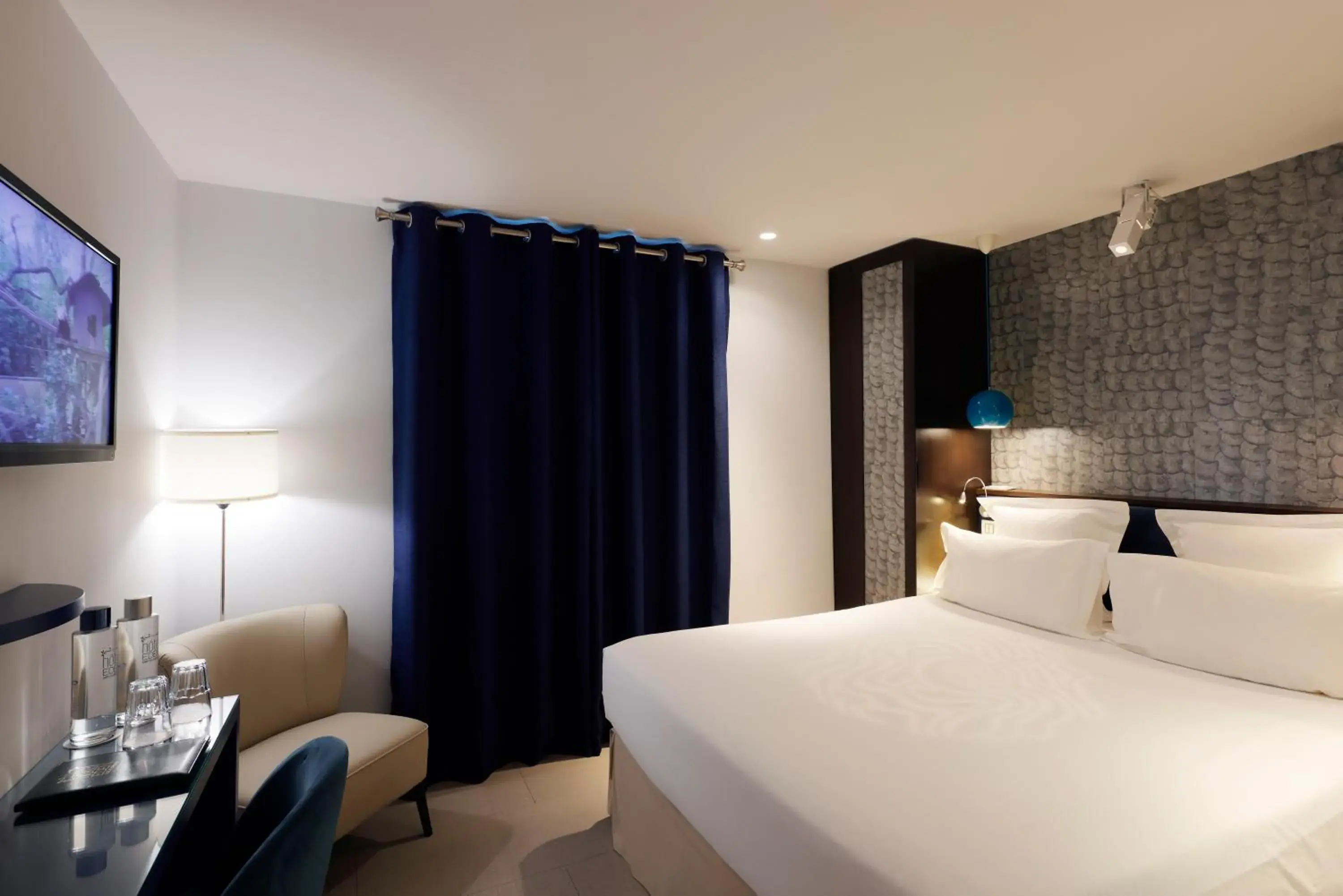 Bed in Hotel Eden Bed in Hotel Eden