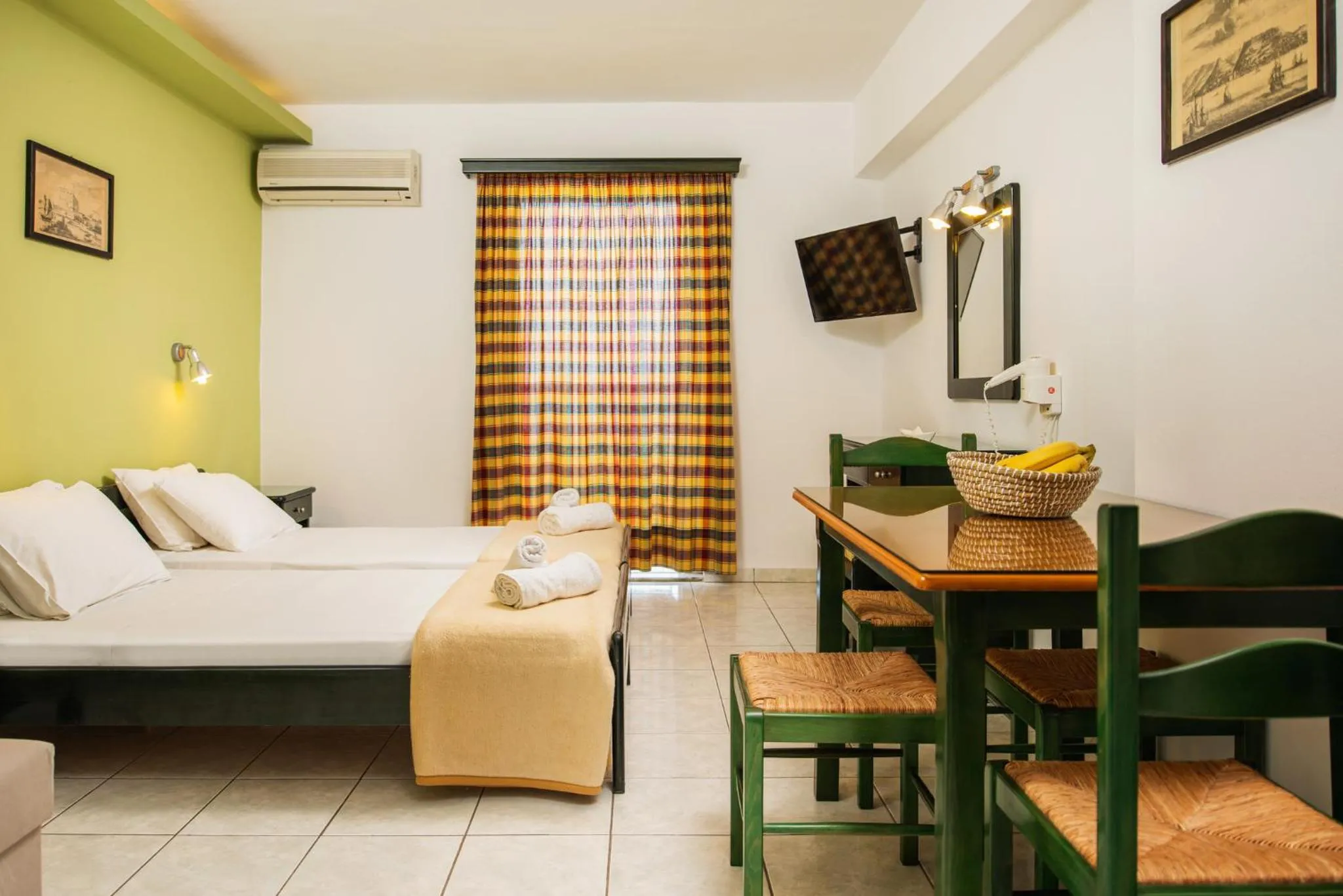 Photo of the whole room in Sea View Hotel